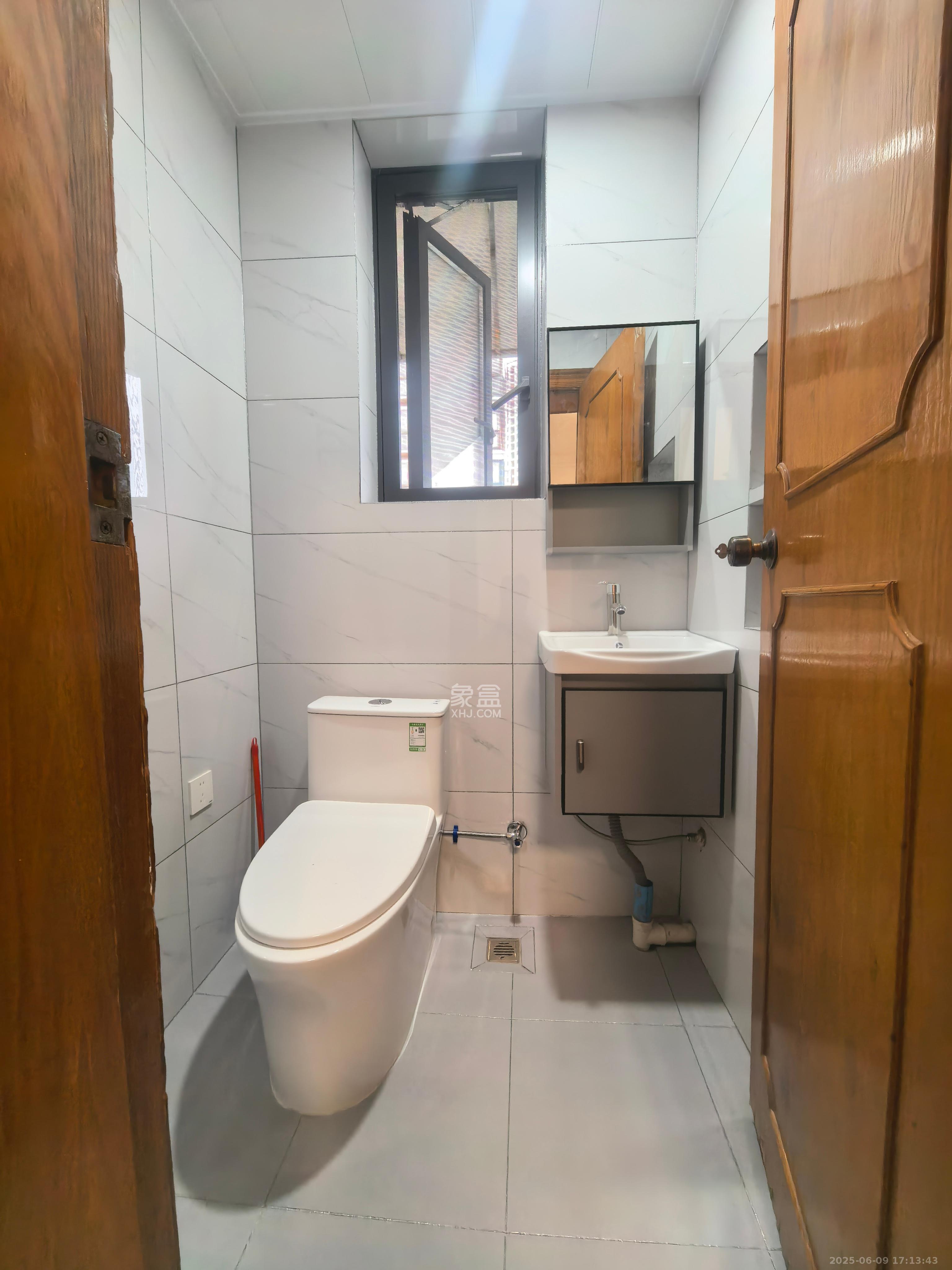 湘农桥社区 3室2厅2卫 2600.0元/月 湘农桥社区 3室2厅2卫 2600.0元/月室内图