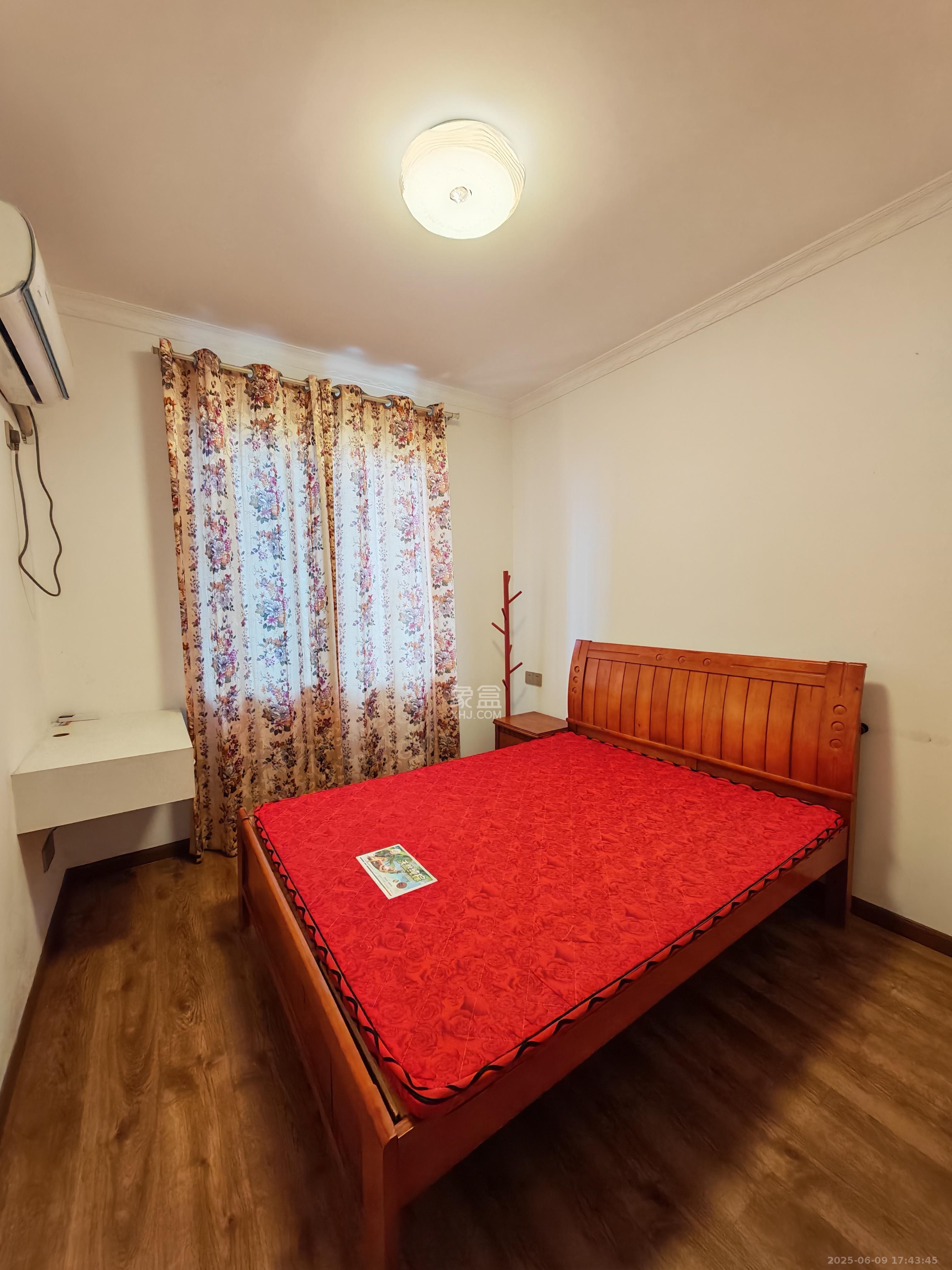 荷韵园 2室2厅1卫 1700.0元/月 荷韵园 2室2厅1卫 1700.0元/月室内图