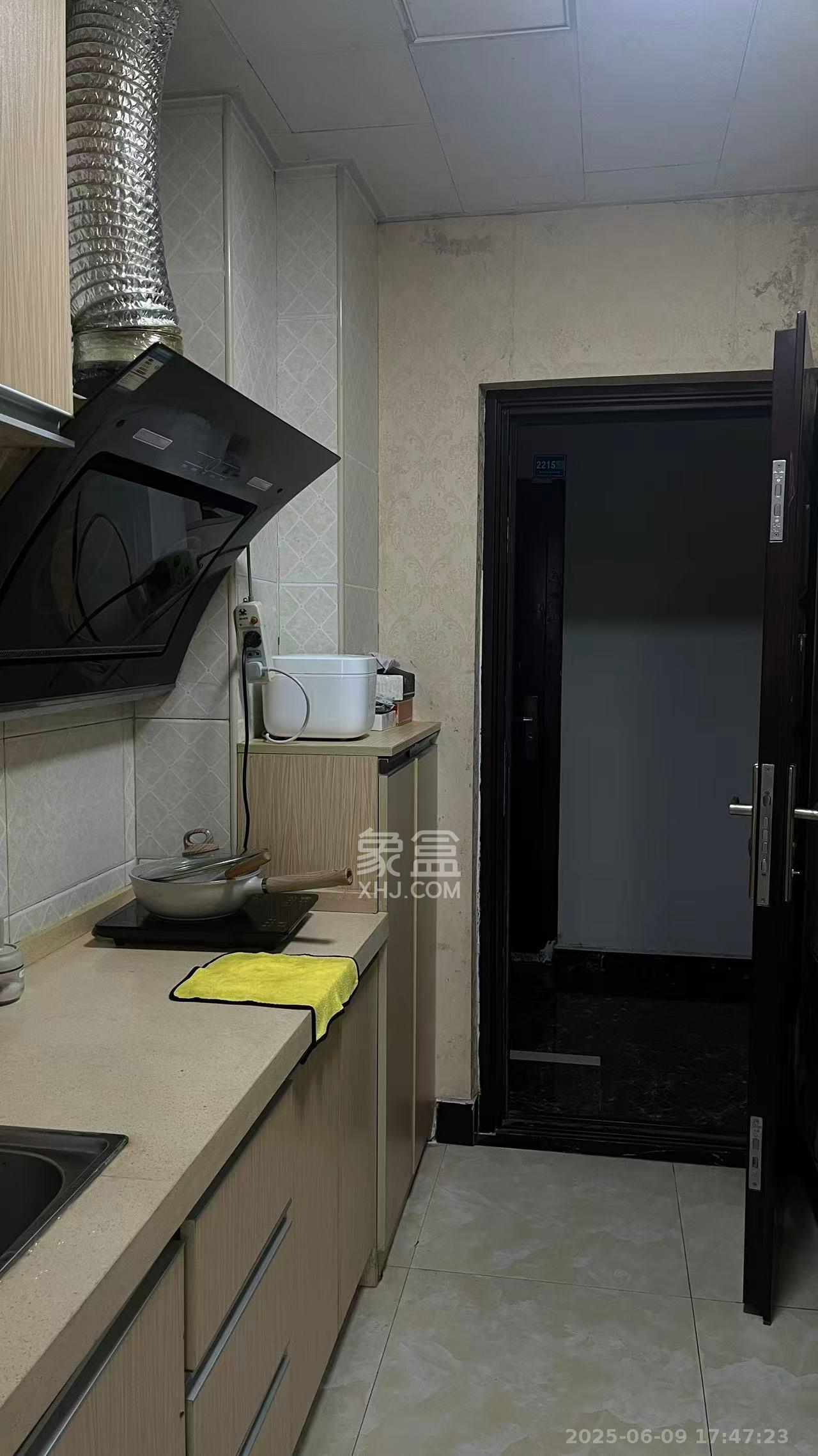 绿地中央广场  1室1厅1卫   1500.00元/月室内图