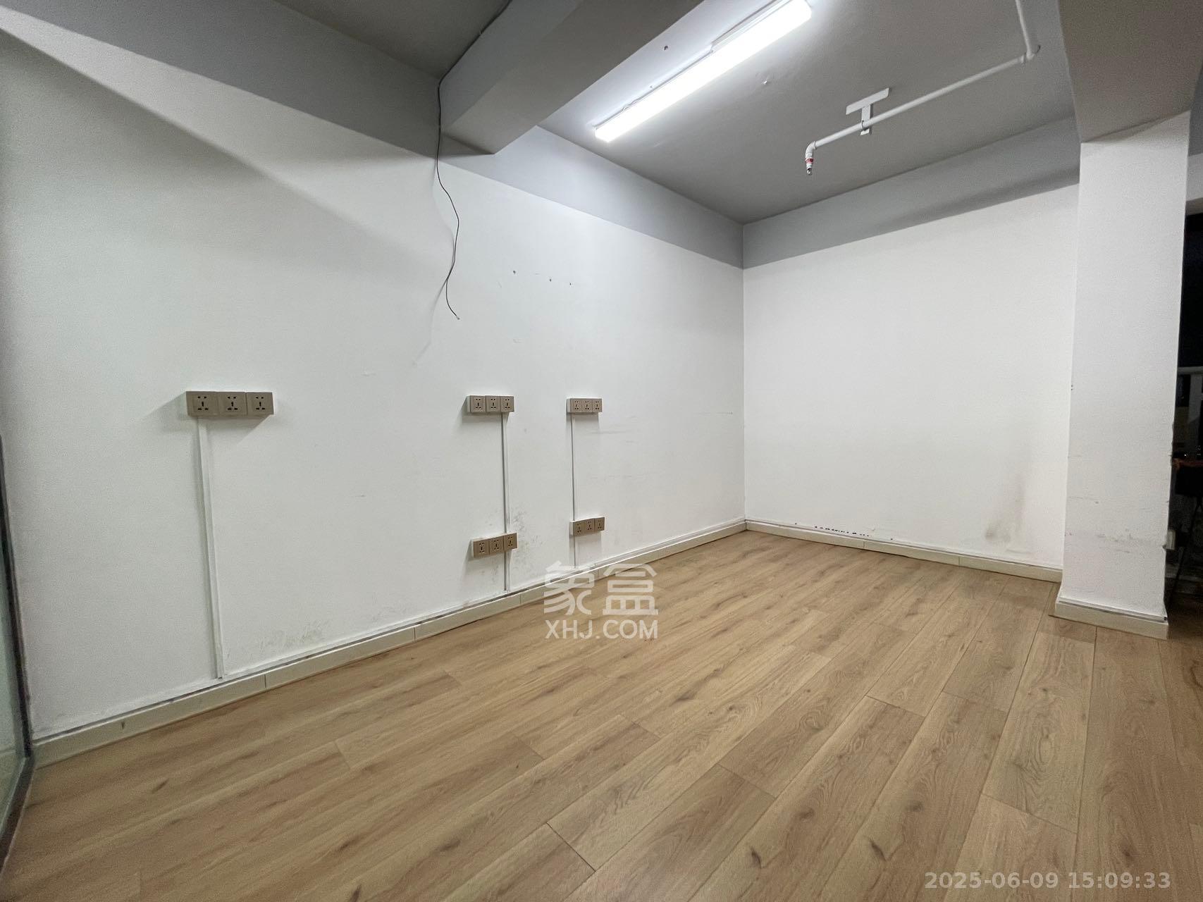 保利国际广场  1室0厅0卫    5000.0元/月 保利国际广场  1室0厅0卫    5000.0元/月室内图