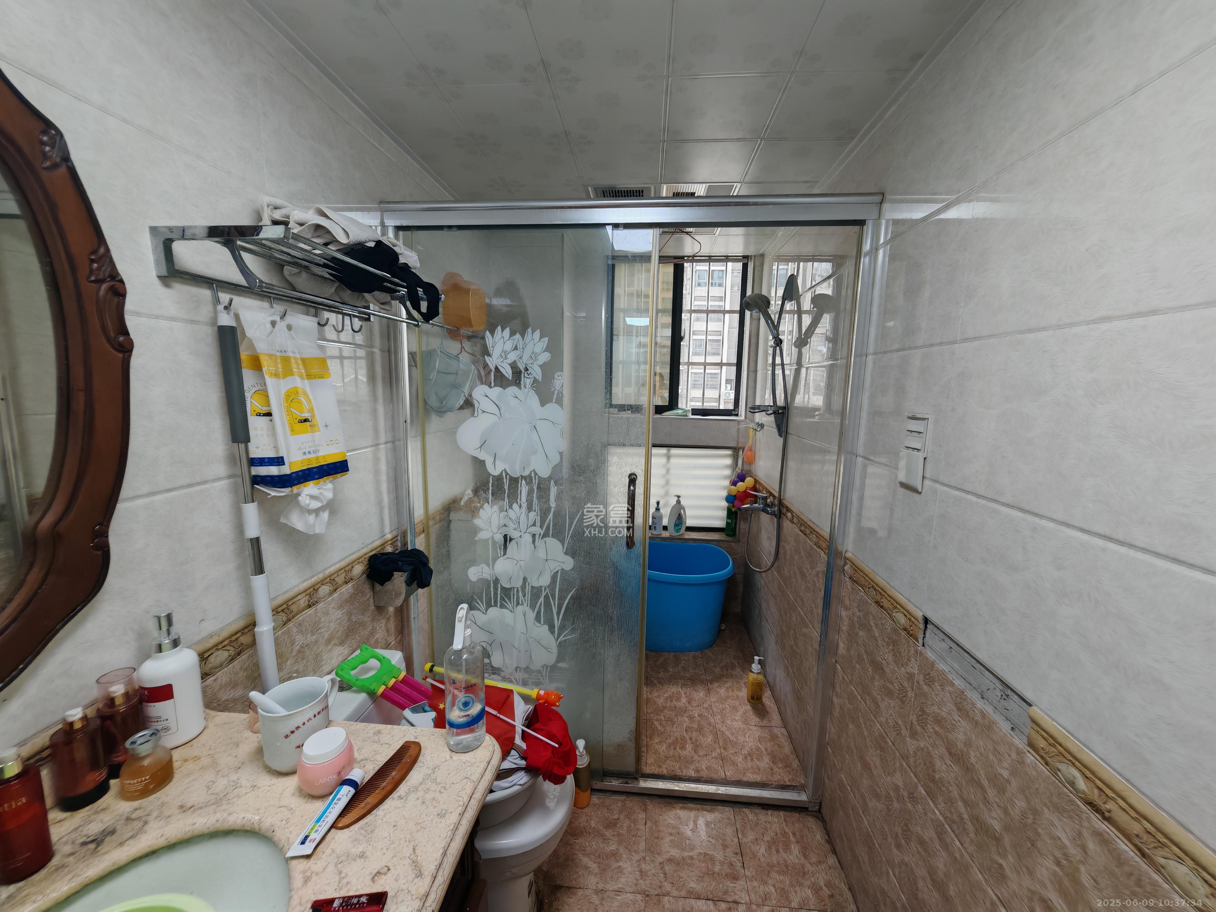 花样年华  4室2厅2卫    2500.0元/月室内图