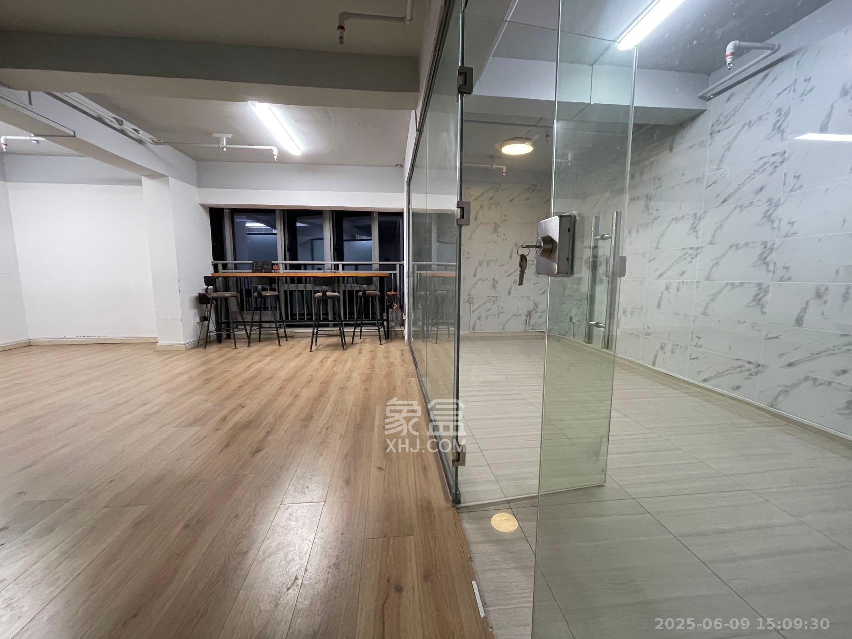 保利国际广场  1室0厅0卫    5000.0元/月 保利国际广场  1室0厅0卫    5000.0元/月室内图