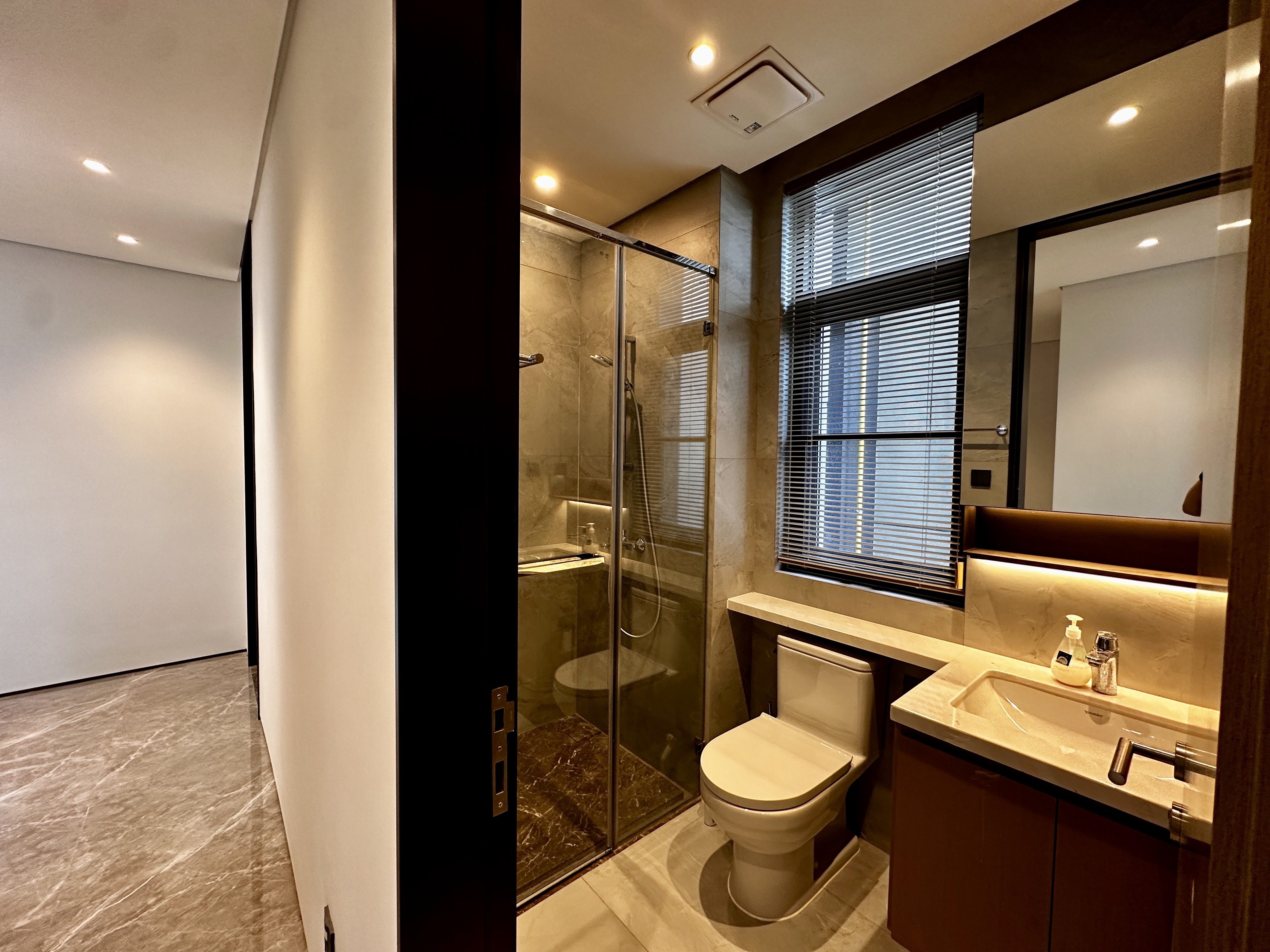 仁恒滨江园(一.二期) 4室2厅3卫 7500.0元/月 仁恒滨江园(一.二期) 4室2厅3卫 7500.0元/月室内图