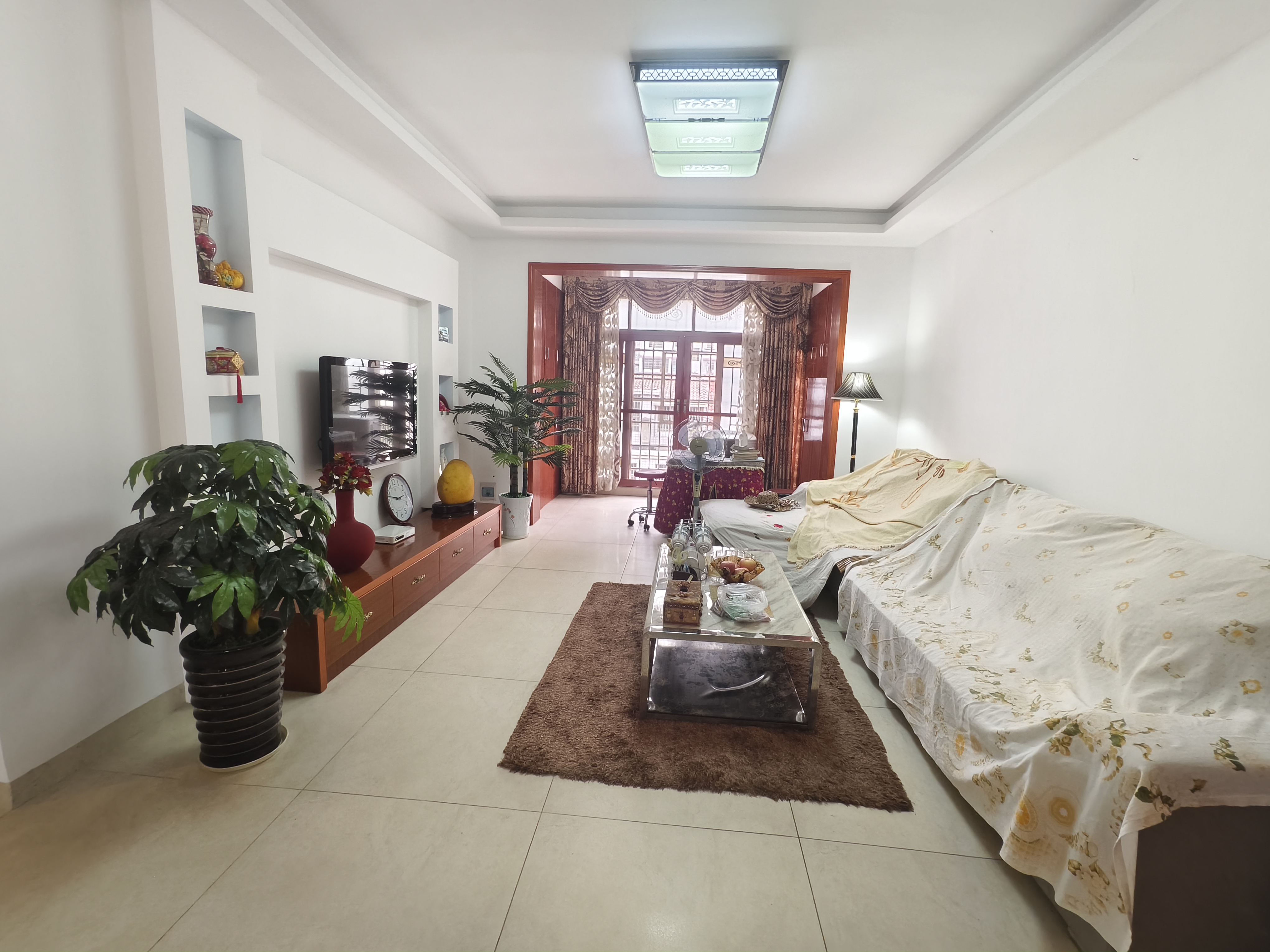 三元大市场 2室2厅1卫 52.8万 三元大市场 2室2厅1卫 52.8万客厅