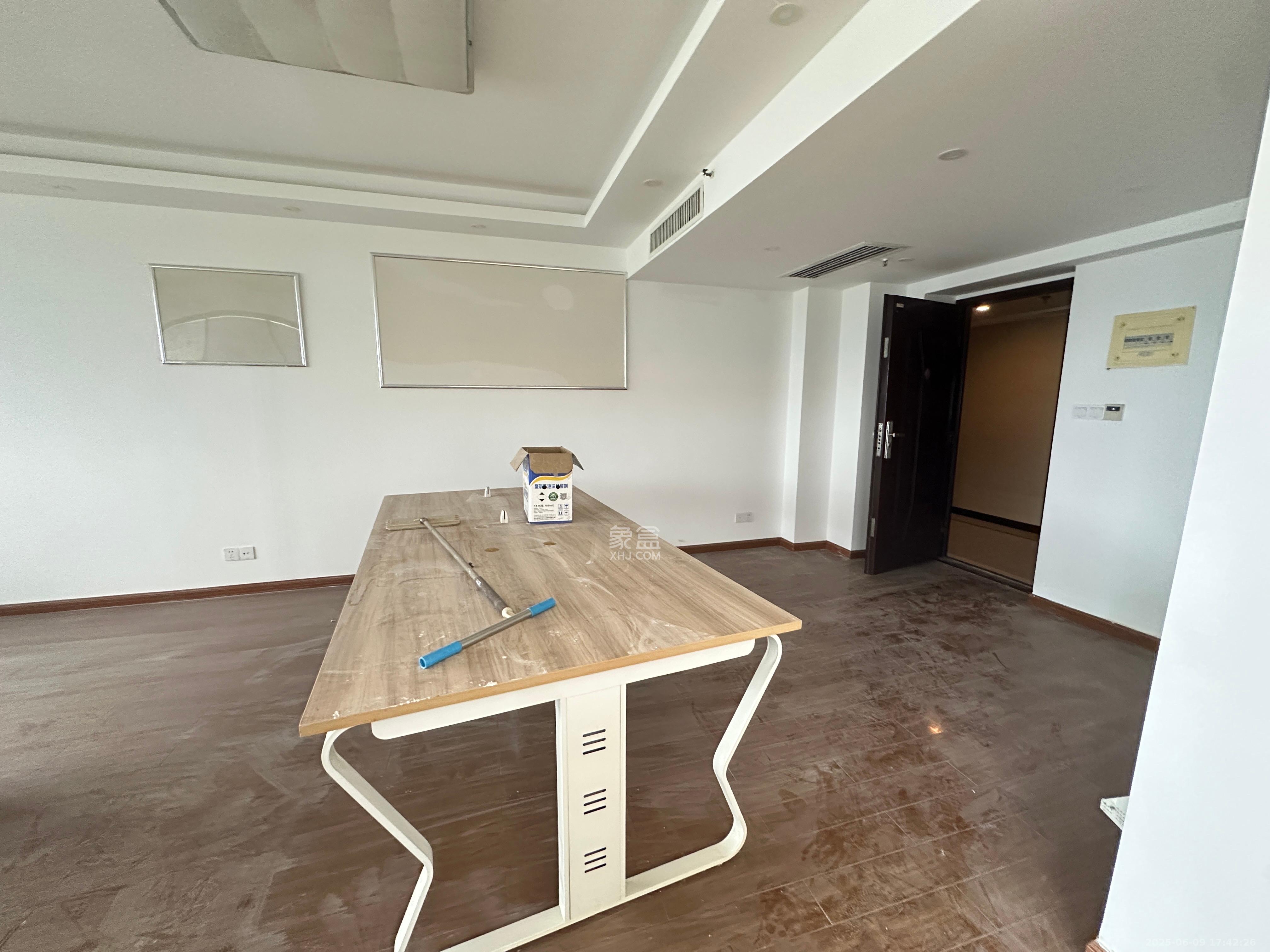 保利国际广场 1室1厅1卫 6000.0元/月 保利国际广场 1室1厅1卫 6000.0元/月室内图