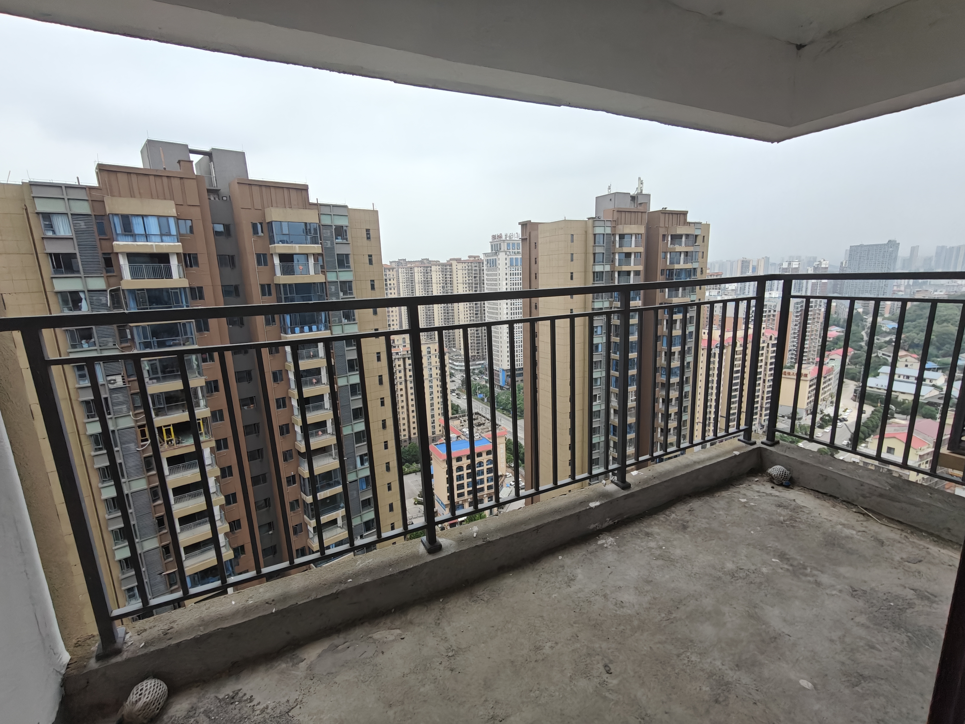 宁邦中心(二期公园里) 1室0厅0卫 79.8万 宁邦中心(二期公园里) 1室0厅0卫 79.8万客厅