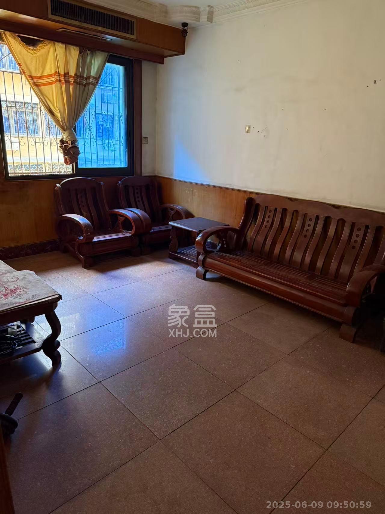 路桥宿舍 2室1厅1卫 1300.0元/月 路桥宿舍 2室1厅1卫 1300.0元/月室内图