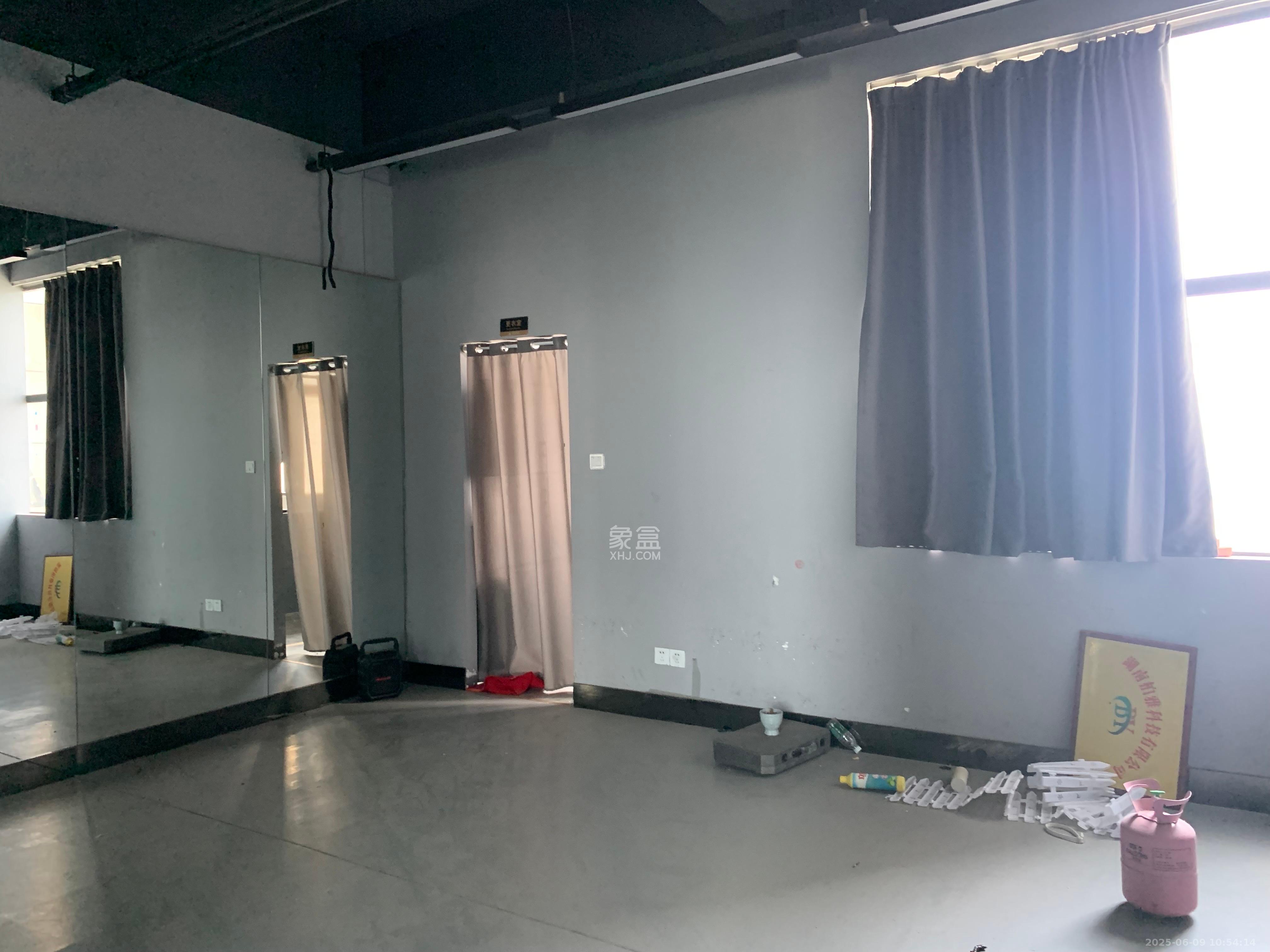 保利麓谷林语I区   309.0㎡      7416.0元/月室内图