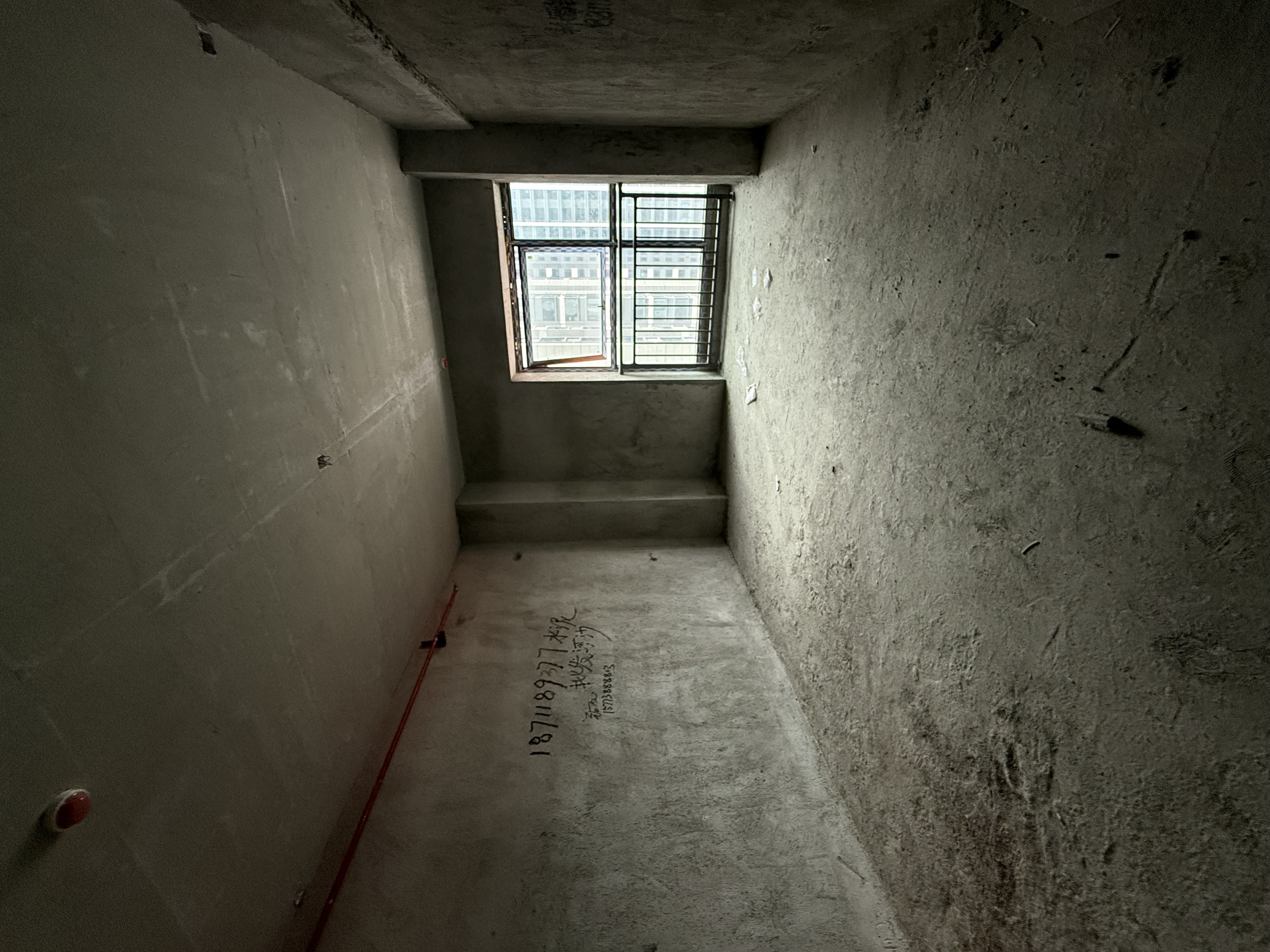 棠湖城市场广场 1室1厅1卫 17.0万 棠湖城市场广场 1室1厅1卫 17.0万客厅