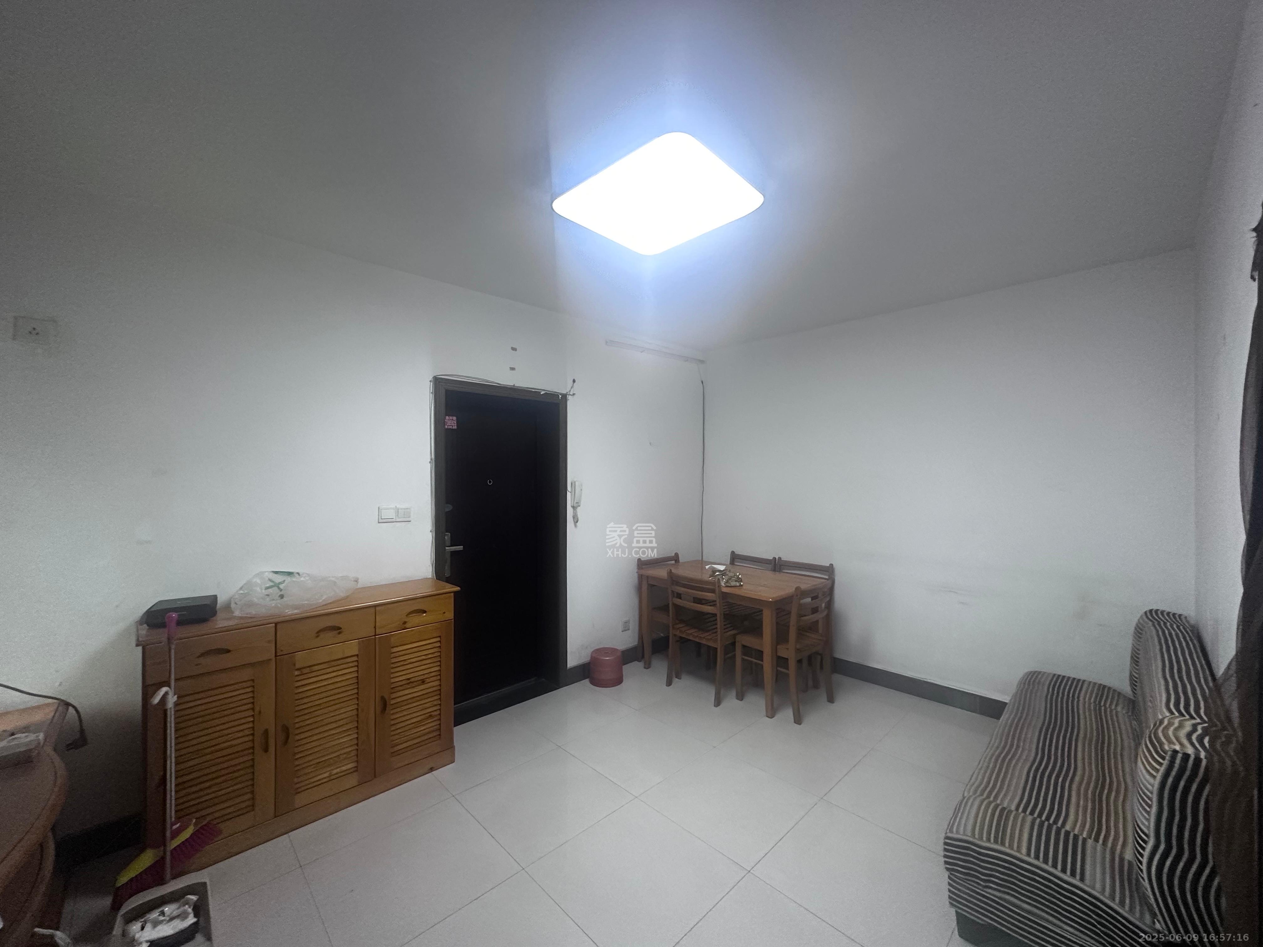 火星五片 2室1厅1卫 1300.0元/月 火星五片 2室1厅1卫 1300.0元/月室内图