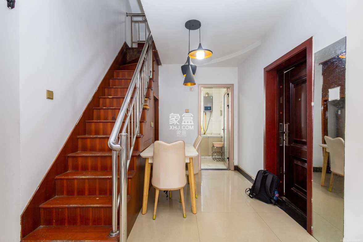 紫东苑(星沙) 4室2厅2卫 46.0万 紫东苑(星沙) 4室2厅2卫 46.0万客厅