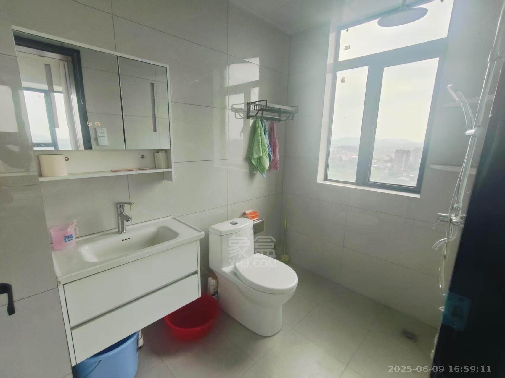 亿都新天地  3室2厅2卫    2000.0元/月 亿都新天地  3室2厅2卫    2000.0元/月室内图