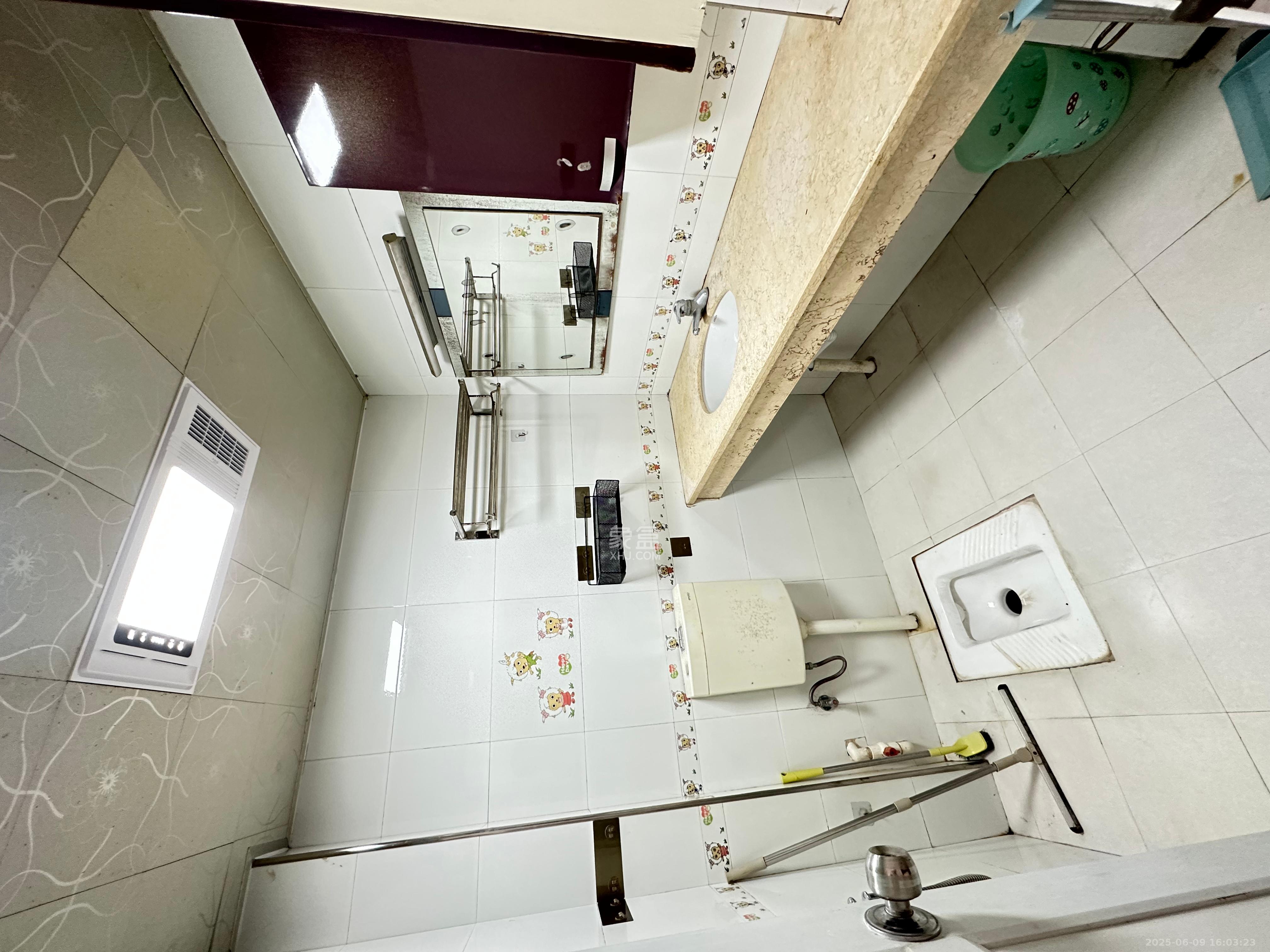 中南汽车世界 2室2厅1卫 1100.0元/月 中南汽车世界 2室2厅1卫 1100.0元/月室内图