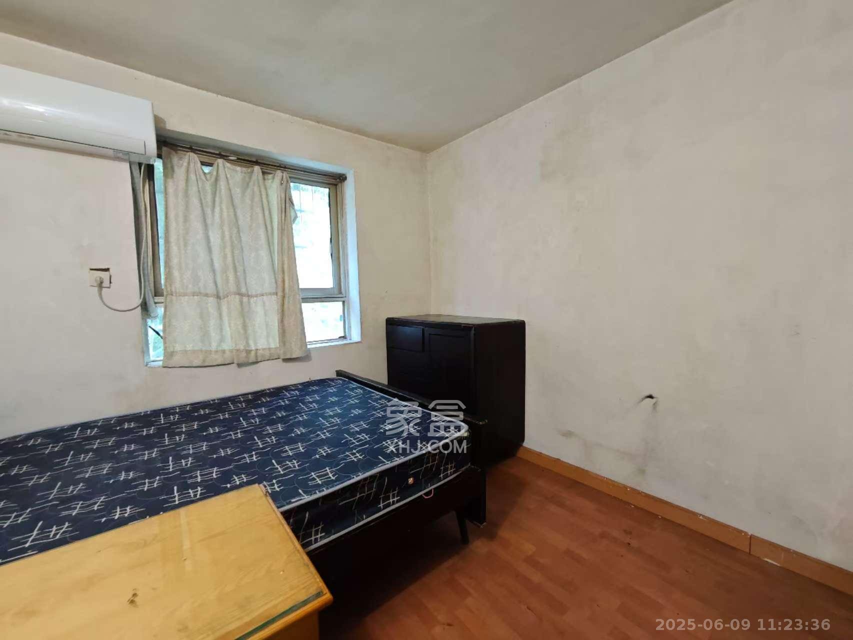 红花坡社区  1室1厅1卫    1200.0元/月 红花坡社区  1室1厅1卫    1200.0元/月室内图