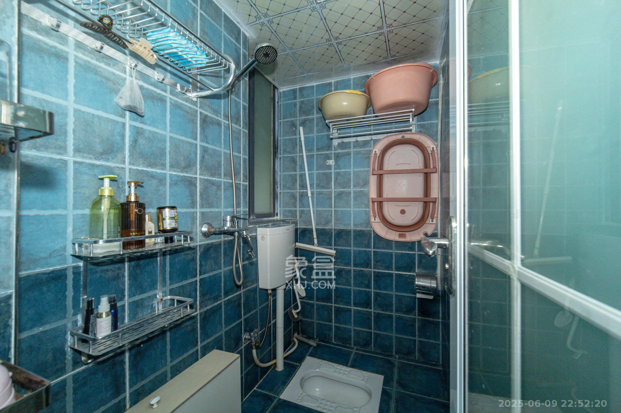 印山蓝色海岸 2室2厅1卫 38.0万 印山蓝色海岸 2室2厅1卫 38.0万卫生间