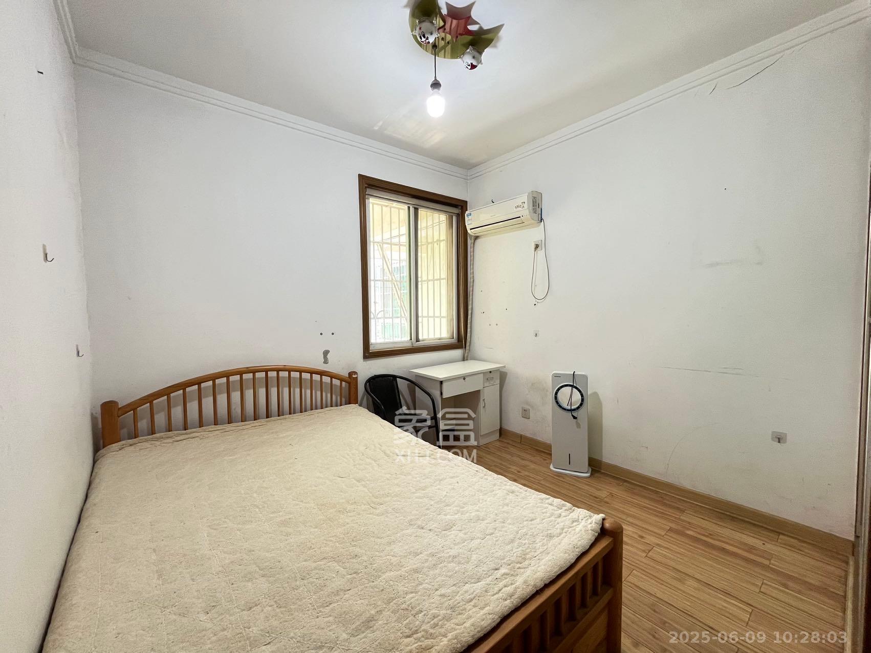 恩瑞麓山名园(龙王港小区) 3室2厅2卫 2000.0元/月 恩瑞麓山名园(龙王港小区) 3室2厅2卫 2000.0元/月室内图