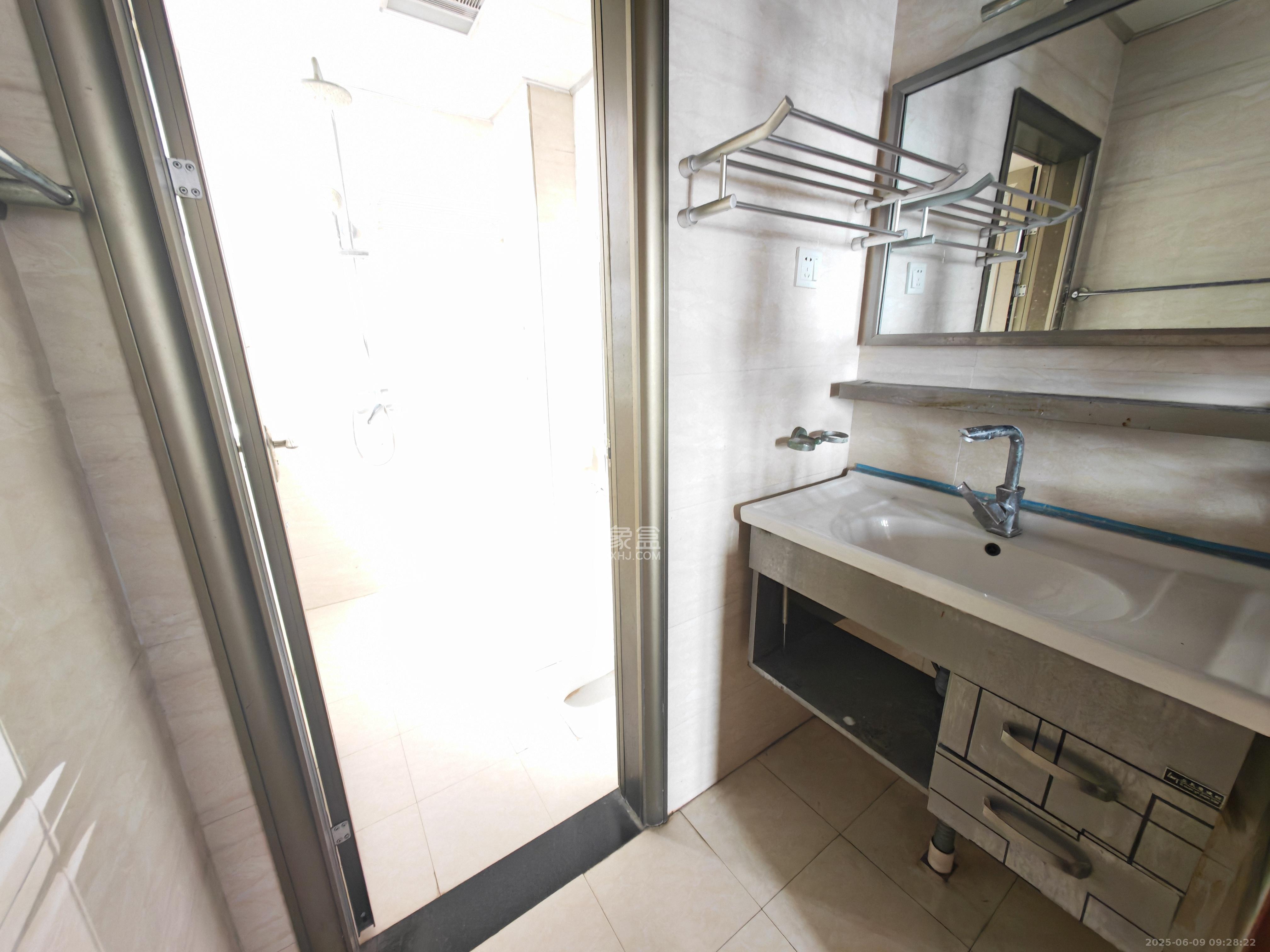 莱茵城 3室2厅1卫 1800.0元/月 莱茵城 3室2厅1卫 1800.0元/月室内图