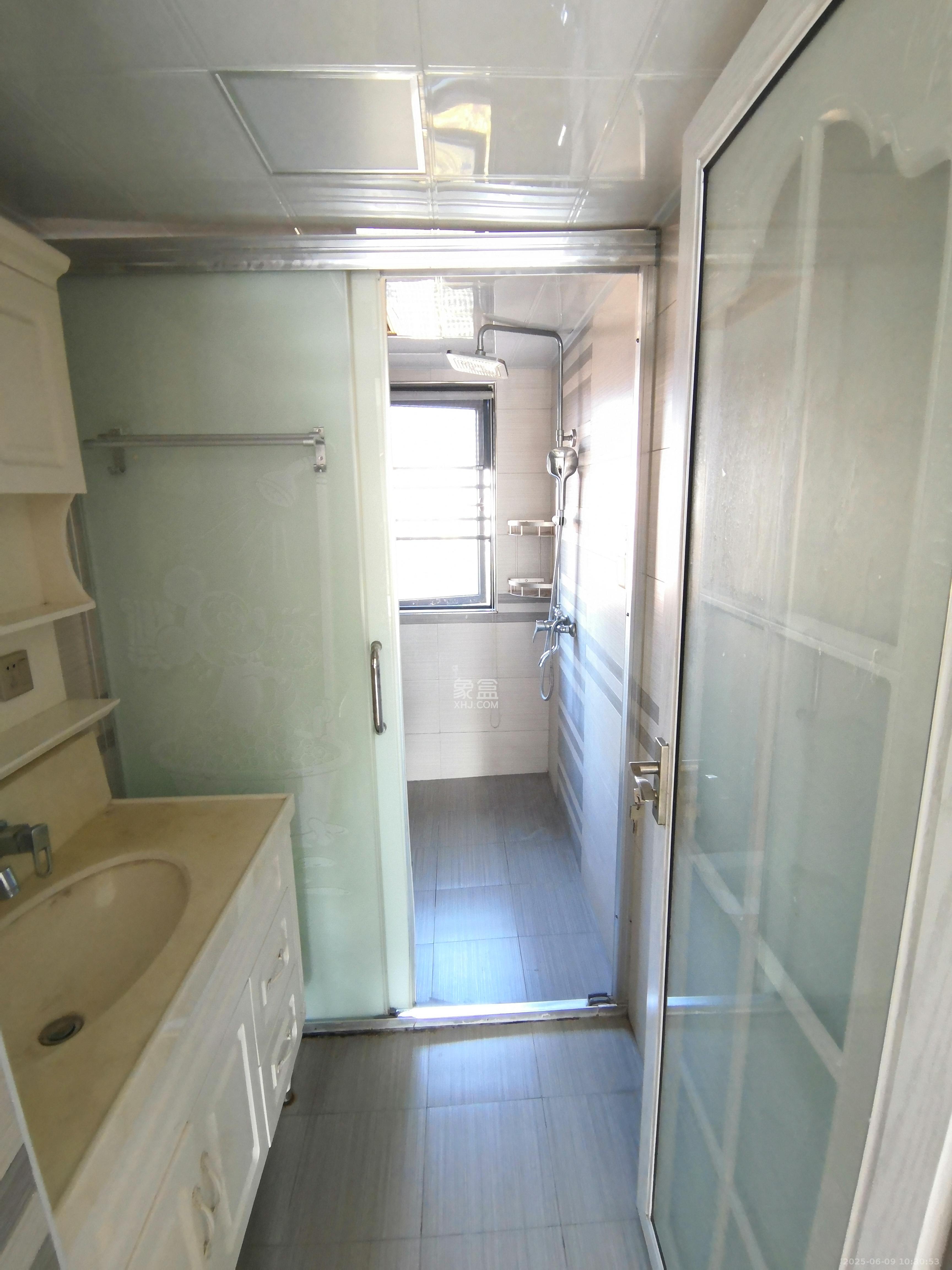 中建芙蓉嘉苑  3室2厅1卫   2700.00元/月室内图