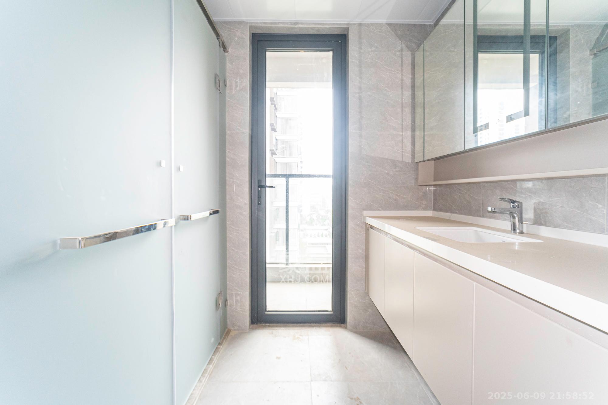 三一云谷 1室0厅0卫 179.8万 三一云谷 1室0厅0卫 179.8万卫生间