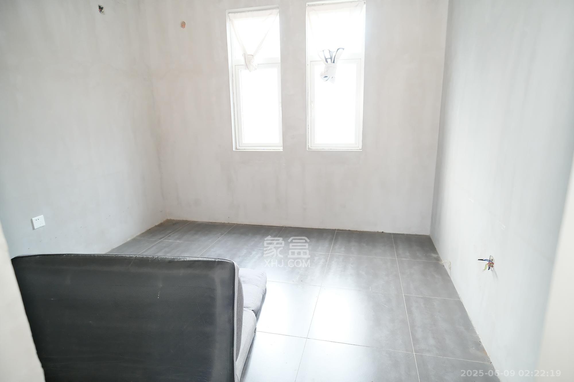 山水湾  5室2厅3卫    571.0万 山水湾  5室2厅3卫    571.0万其他