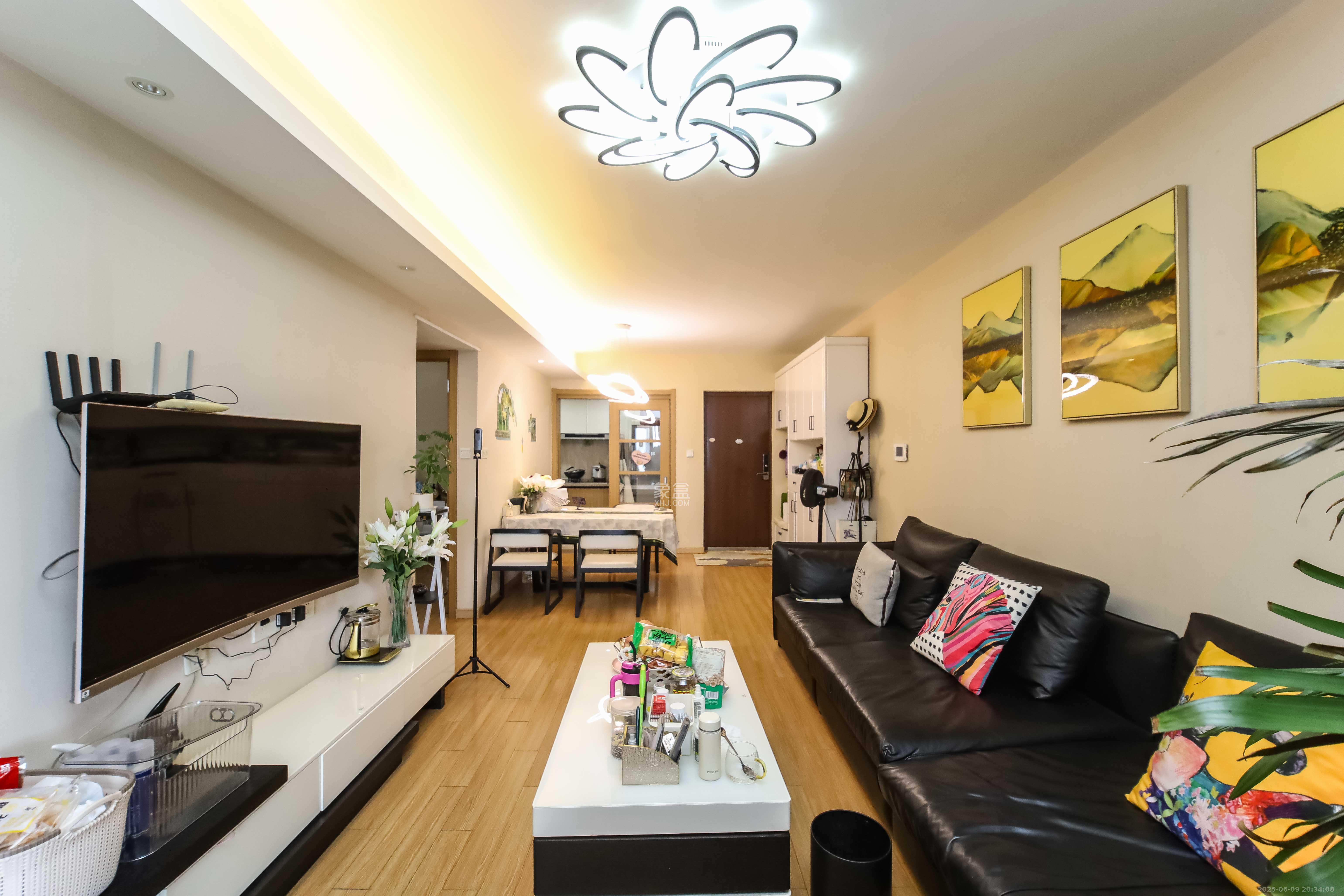 万科金域蓝湾 3室2厅2卫 125.0万 万科金域蓝湾 3室2厅2卫 125.0万客厅