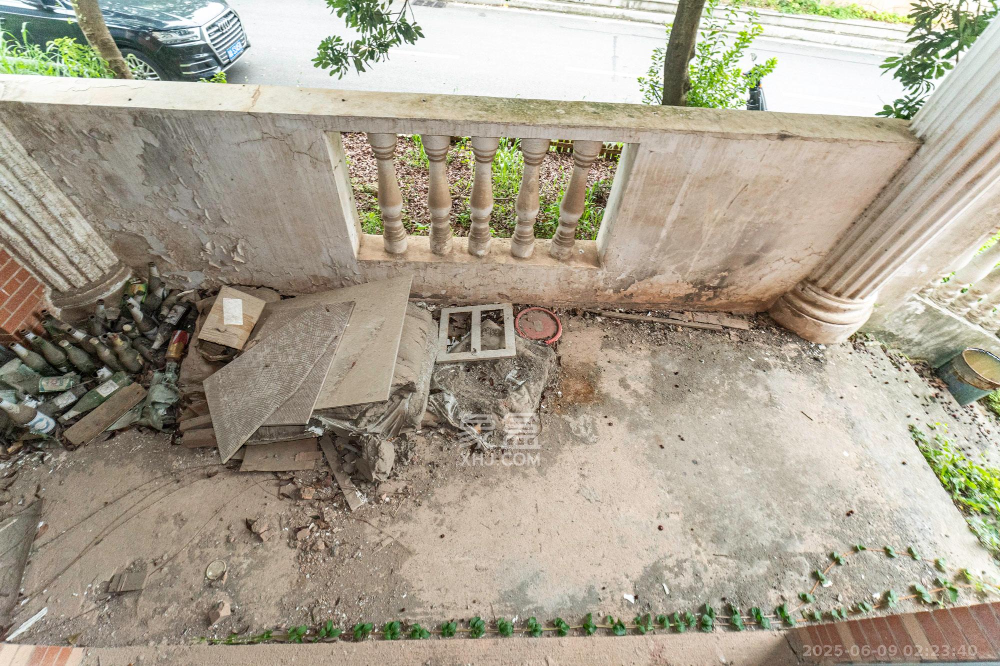 湘龙家园  6室2厅3卫    528.0万 湘龙家园  6室2厅3卫    528.0万阳台