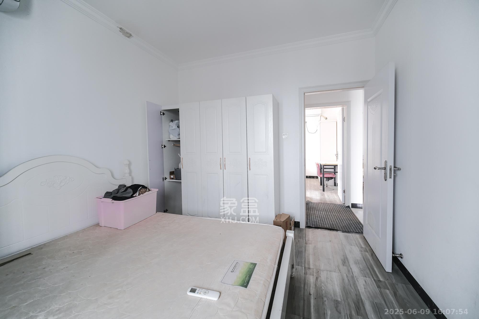 和悦城(蟠龙景苑) 3室2厅1卫 50.2万 和悦城(蟠龙景苑) 3室2厅1卫 50.2万卧室