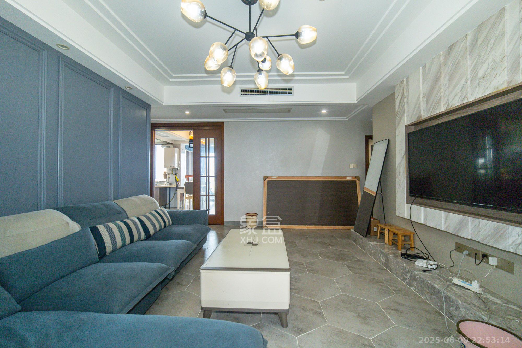 国泰九龙湾 4室2厅2卫 148.0万 国泰九龙湾 4室2厅2卫 148.0万客厅