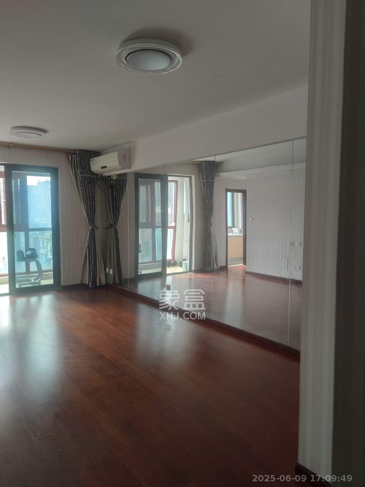 绿地公馆(绿地名邸) 1室1厅1卫 1600.0元/月 绿地公馆(绿地名邸) 1室1厅1卫 1600.0元/月室内图