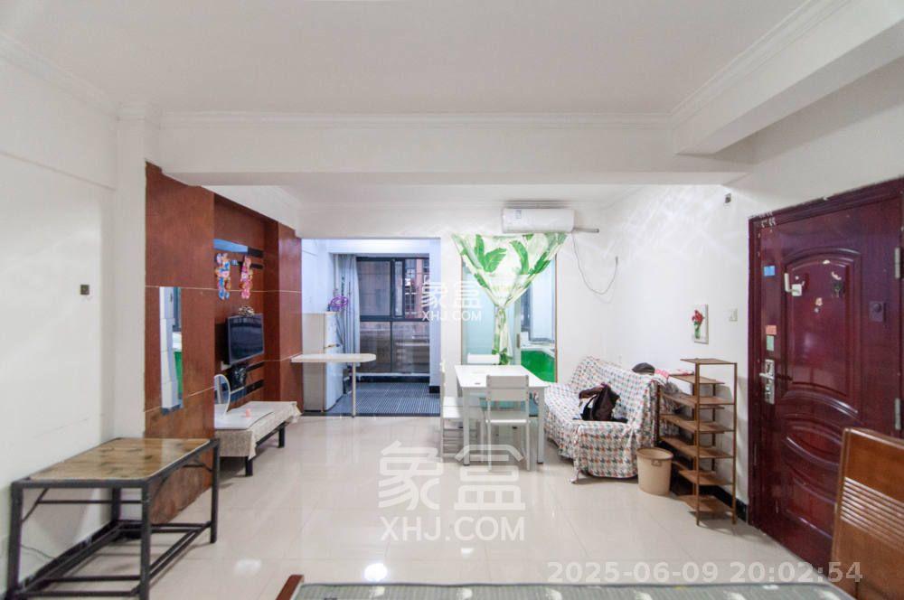 红公馆(前程丽景大厦) 1室1厅1卫 1800.0元/月 红公馆(前程丽景大厦) 1室1厅1卫 1800.0元/月室内图