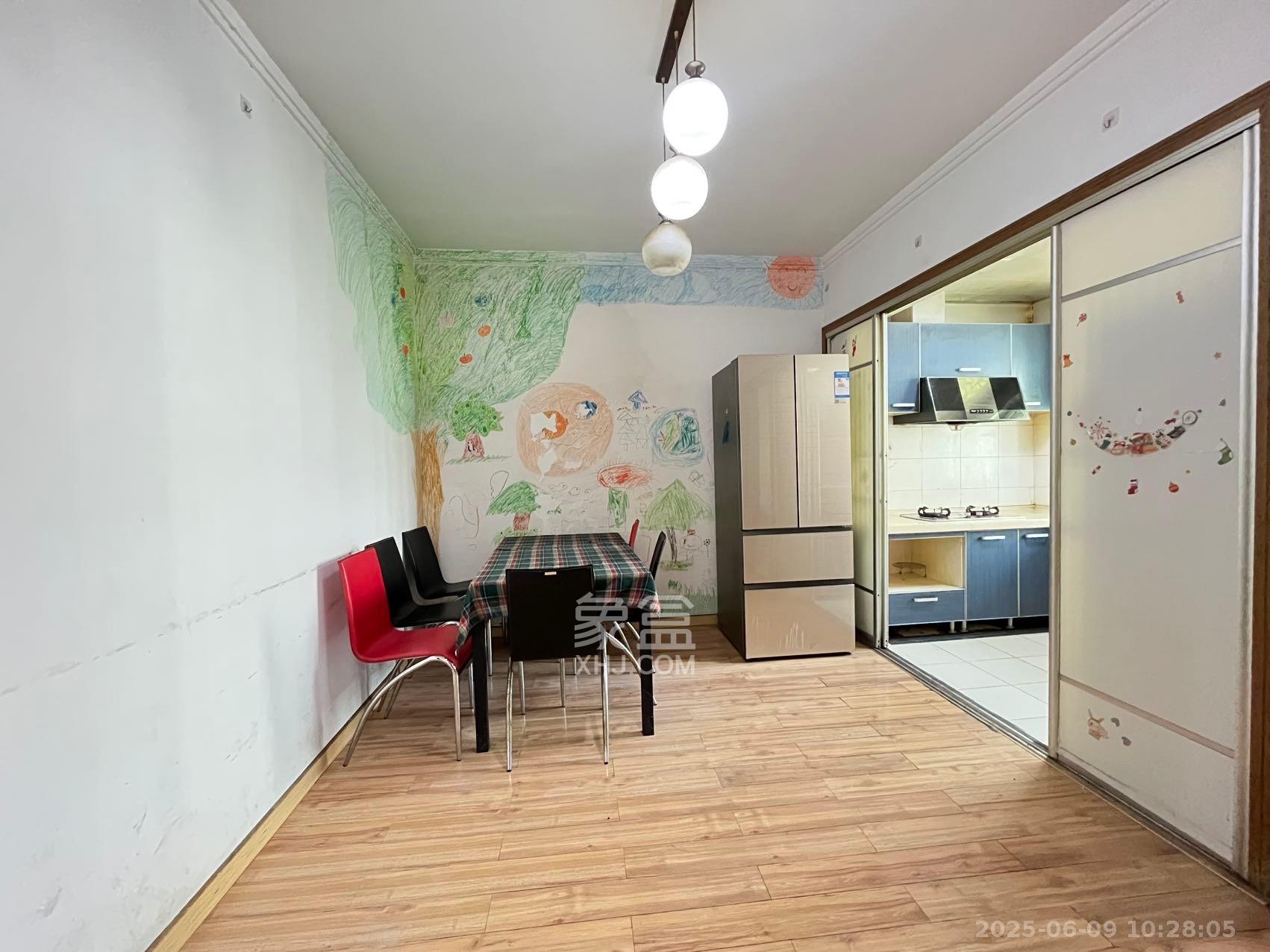 恩瑞麓山名园(龙王港小区) 3室2厅2卫 2000.0元/月 恩瑞麓山名园(龙王港小区) 3室2厅2卫 2000.0元/月室内图