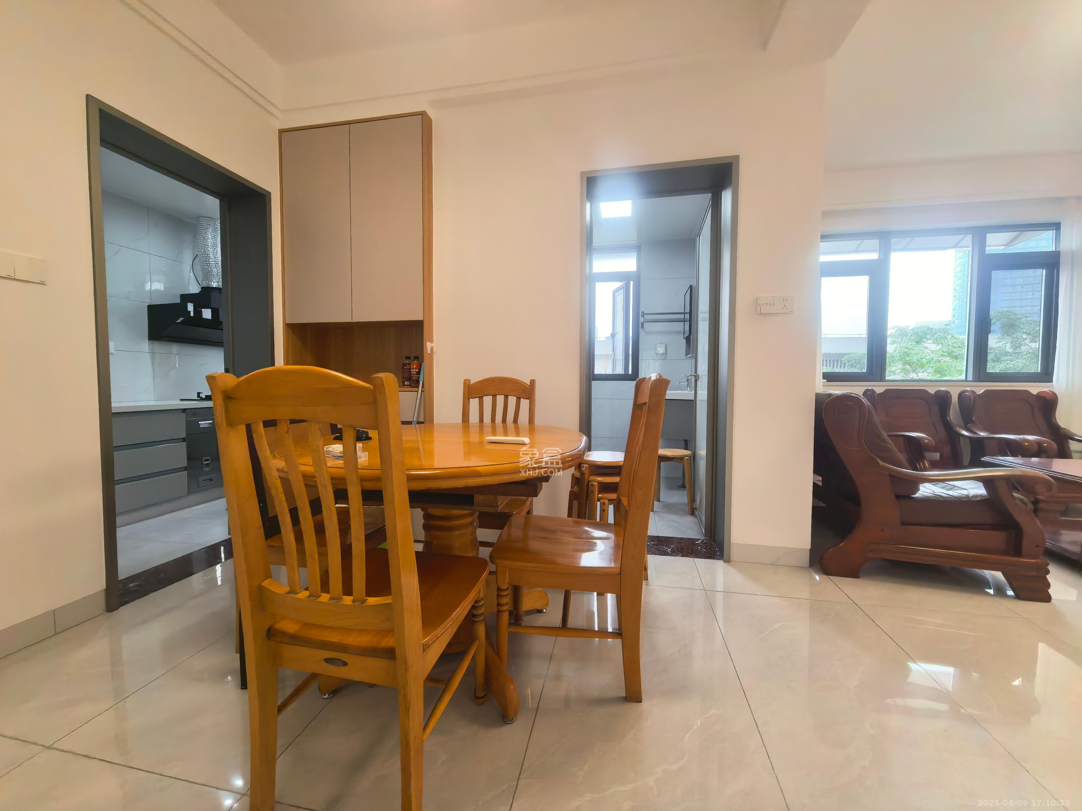 湘农桥社区 3室2厅2卫 2600.0元/月 湘农桥社区 3室2厅2卫 2600.0元/月室内图