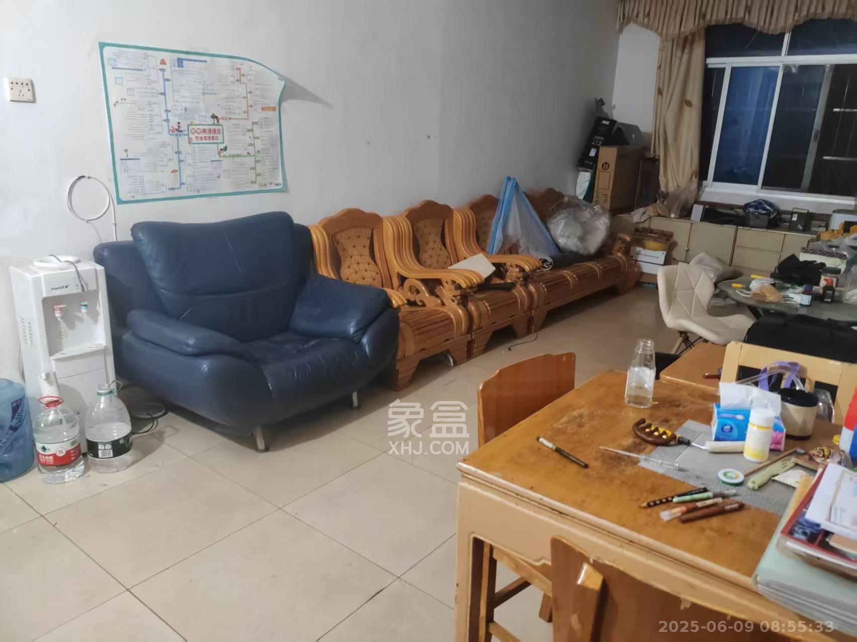 交通技校宿舍 3室1厅1卫 2600.0元/月 交通技校宿舍 3室1厅1卫 2600.0元/月室内图