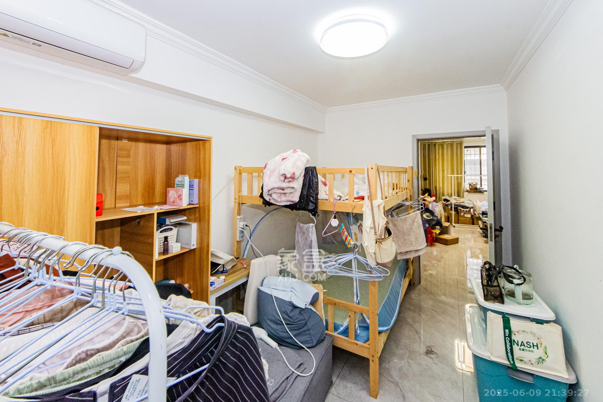 友谊社区（建湘瓷厂住宅小区）  3室2厅2卫   75.00万卧室