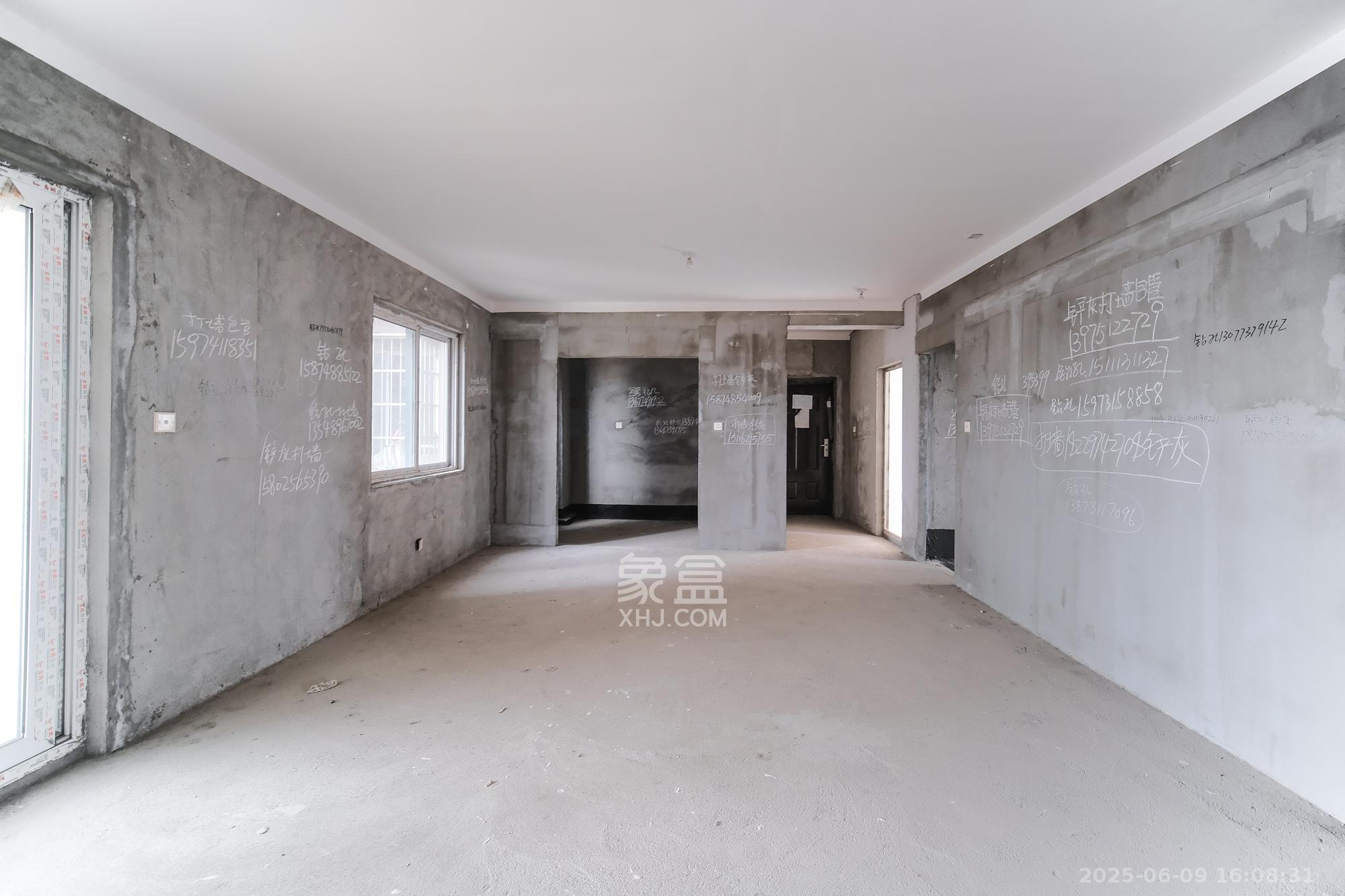 山水湾 4室2厅2卫 80.8万 山水湾 4室2厅2卫 80.8万客厅