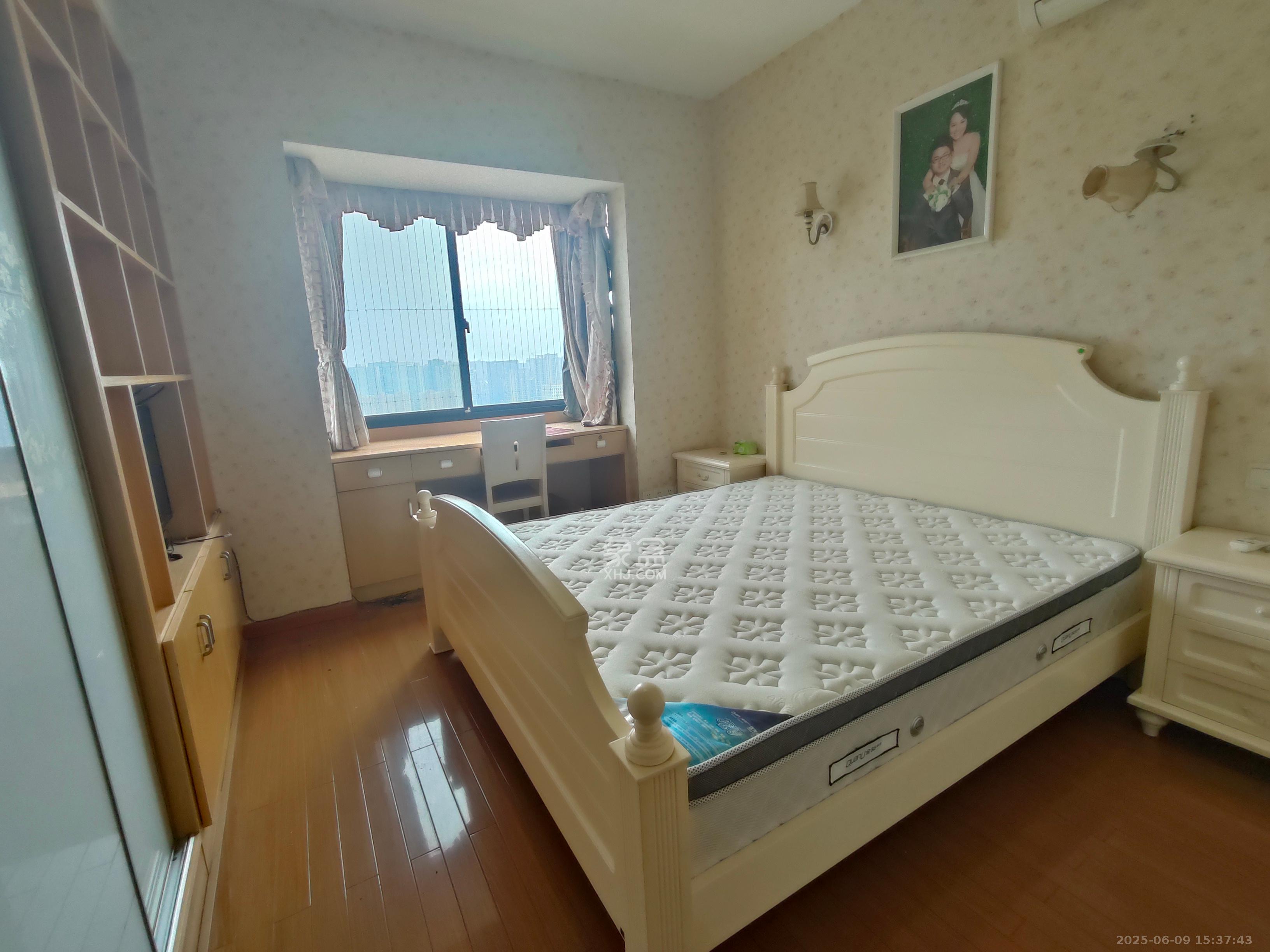 城南故事家园  2室1厅1卫   2200.00元/月室内图