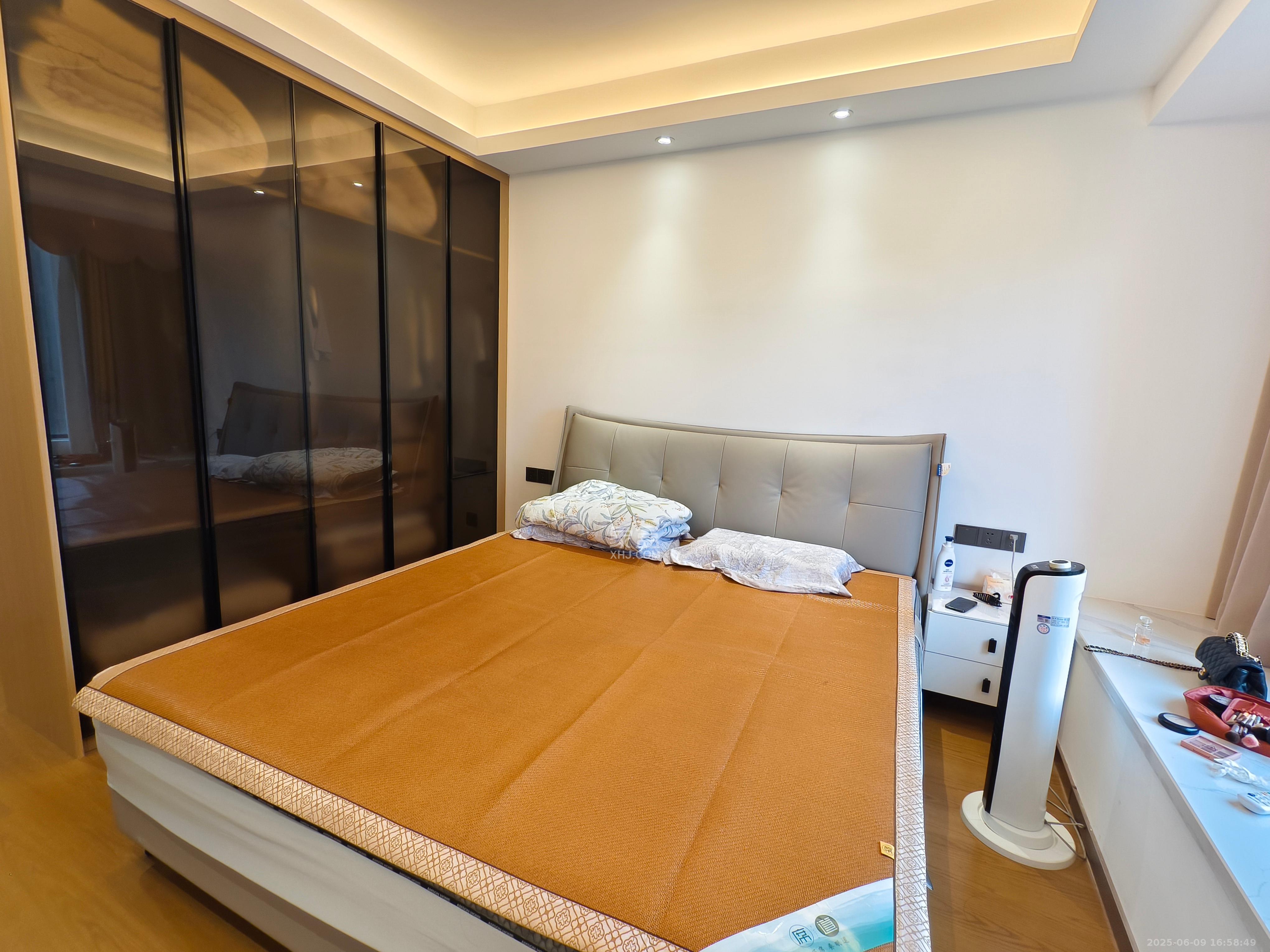 旭辉雨花郡  3室2厅2卫   4300.00元/月室内图