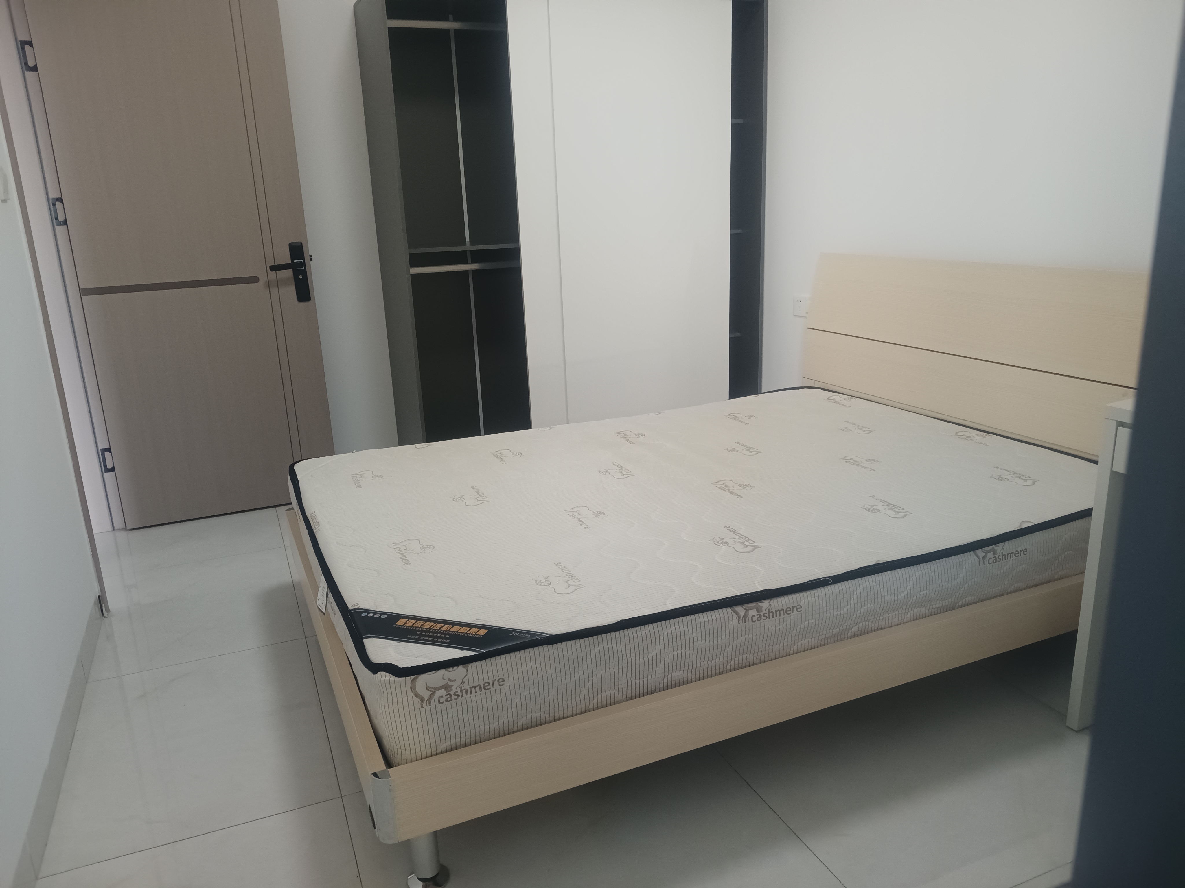 东方国际 1室0厅1卫 1300.0元/月 东方国际 1室0厅1卫 1300.0元/月室内图