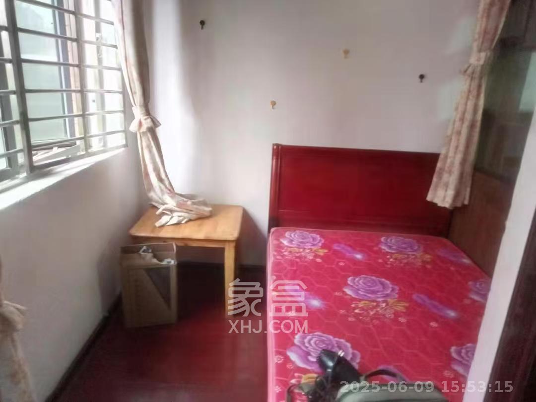 上海城小区 1室1厅1卫 1400.0元/月 上海城小区 1室1厅1卫 1400.0元/月室内图