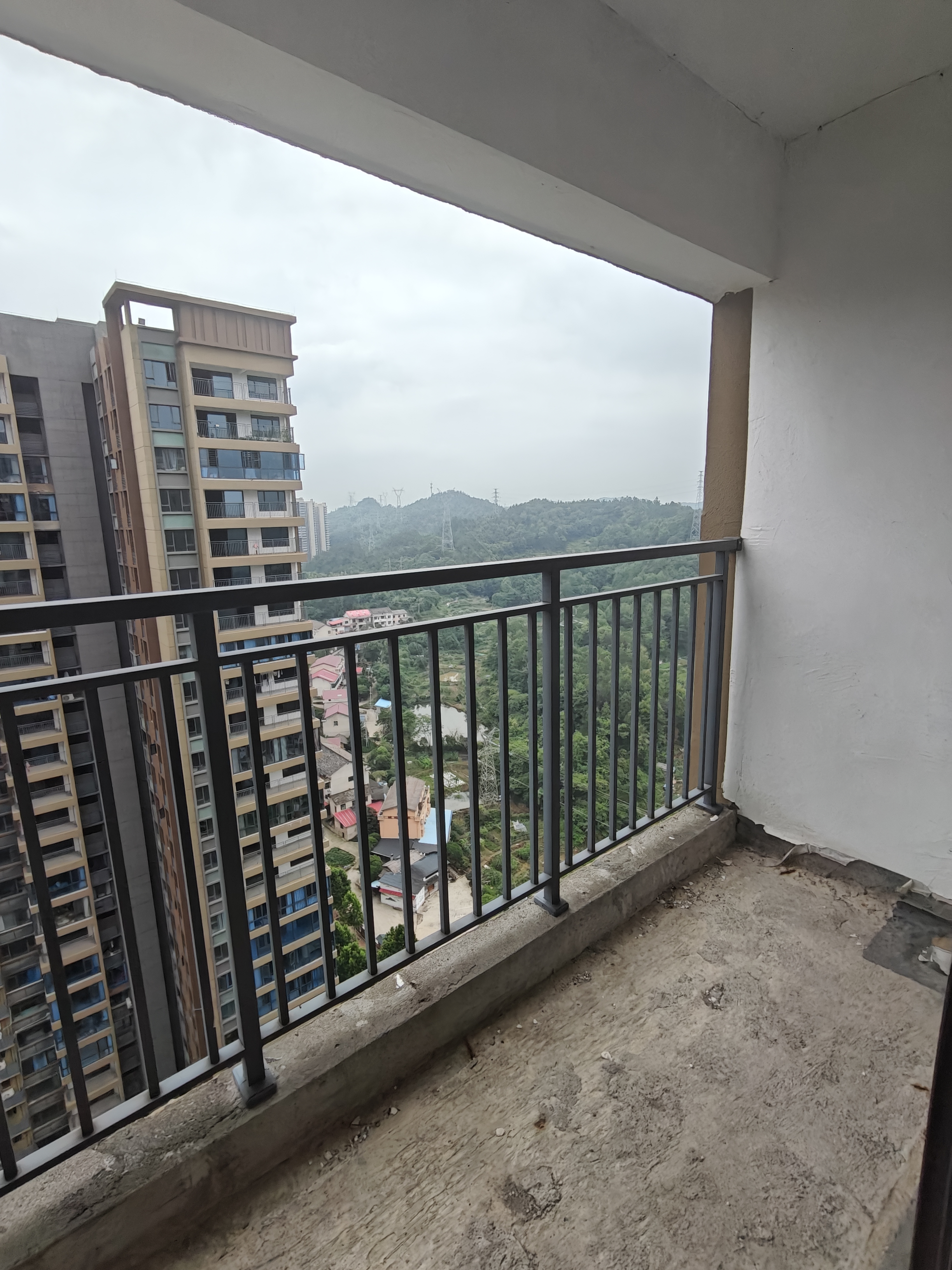 宁邦中心(二期公园里) 1室0厅0卫 79.8万 宁邦中心(二期公园里) 1室0厅0卫 79.8万客厅