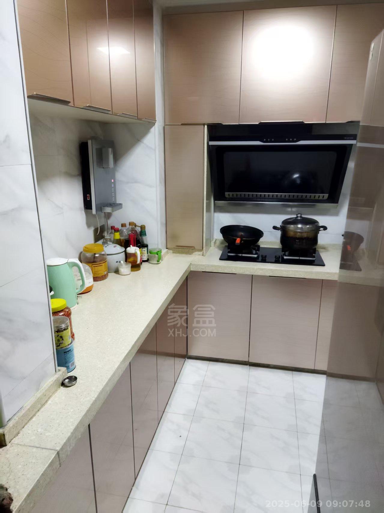 武广国际学苑 3室2厅2卫 2000.0元/月 武广国际学苑 3室2厅2卫 2000.0元/月室内图