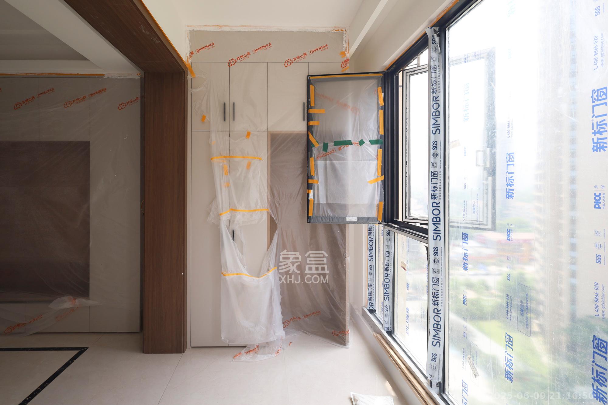 中欣楚天御府E区  3室2厅2卫   158.00万阳台