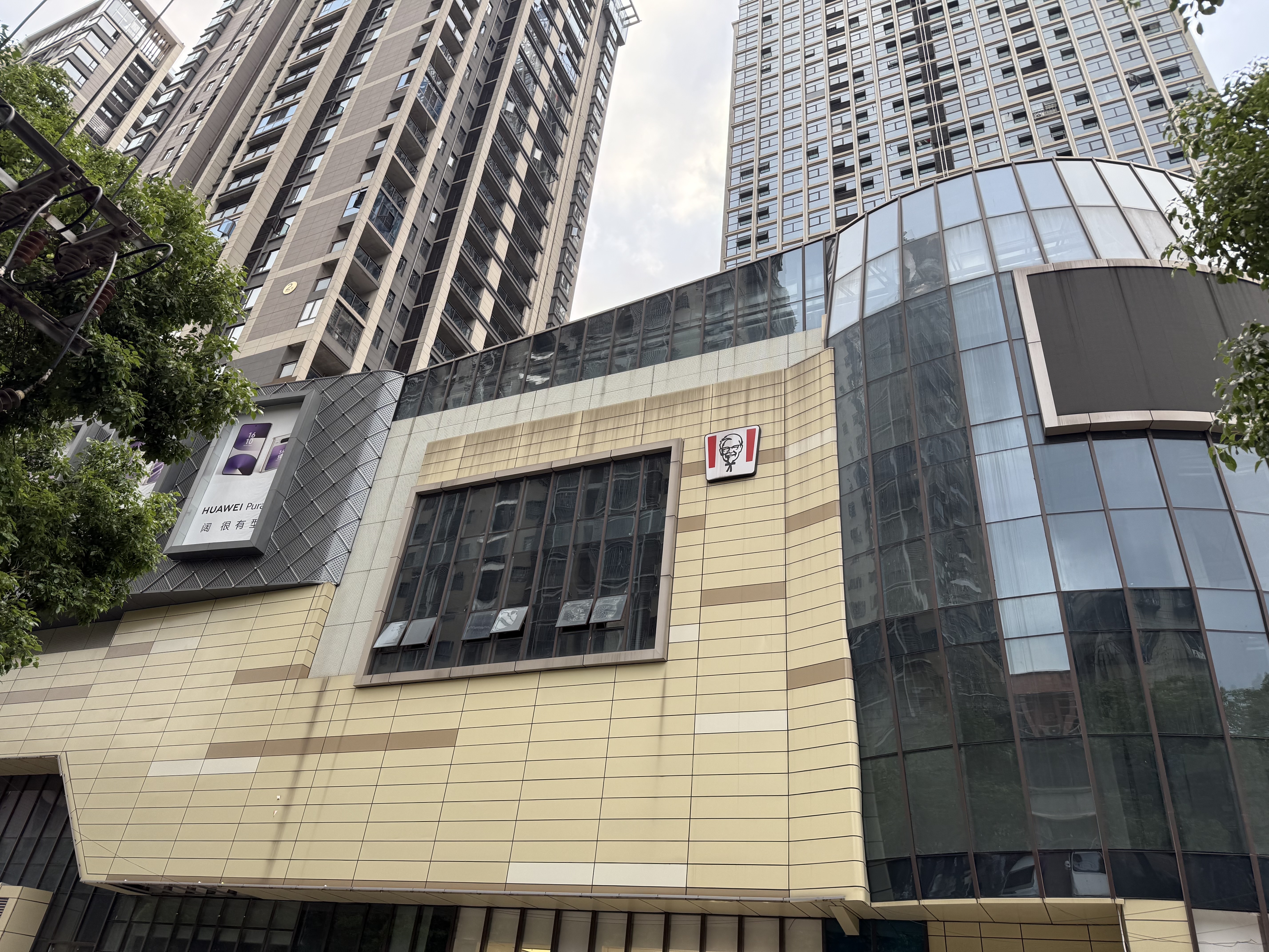 棠湖城市场广场  1室1厅1卫    17.0万客厅