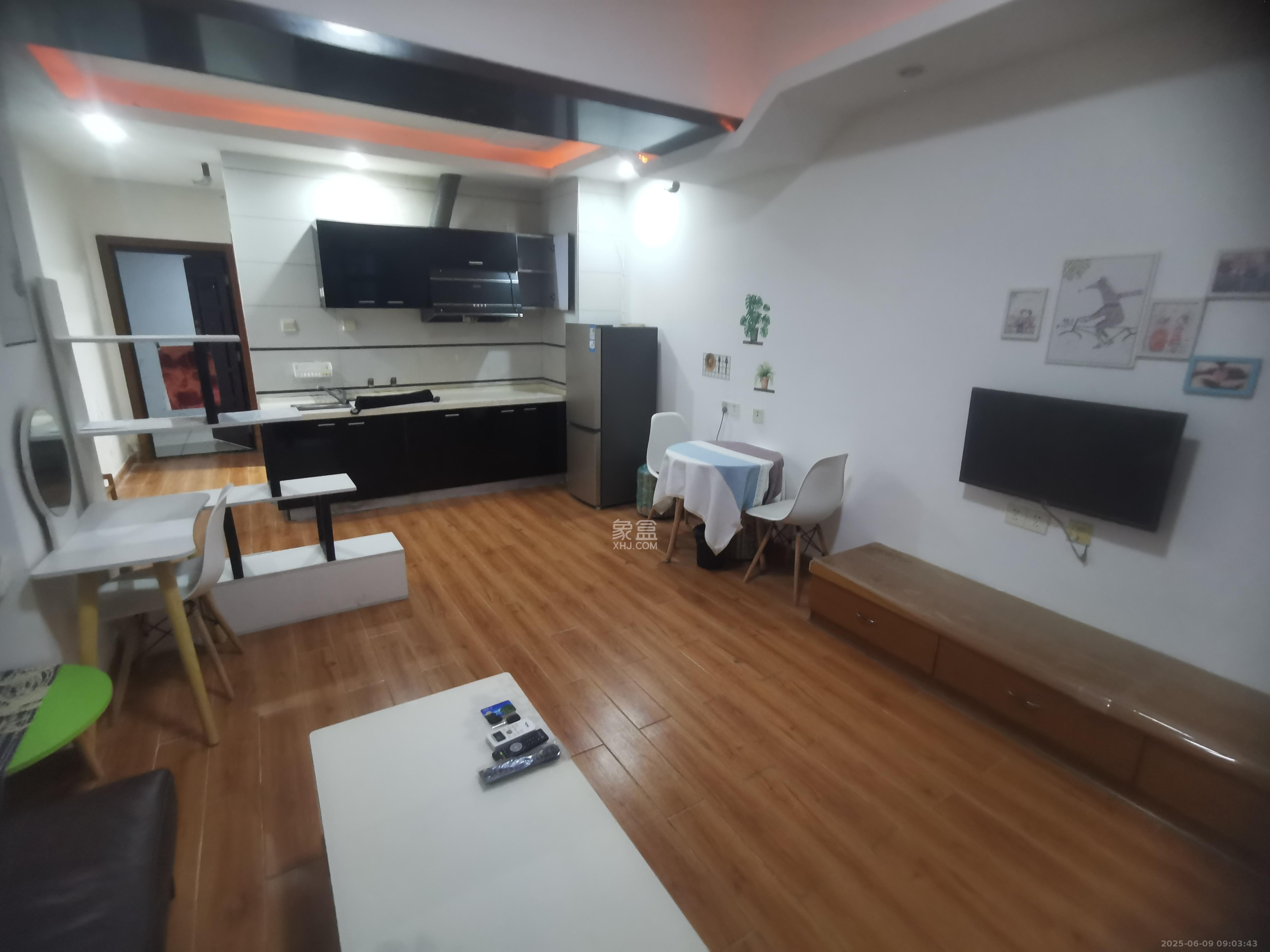 昊天大厦 1室1厅1卫 1700.0元/月 昊天大厦 1室1厅1卫 1700.0元/月室内图