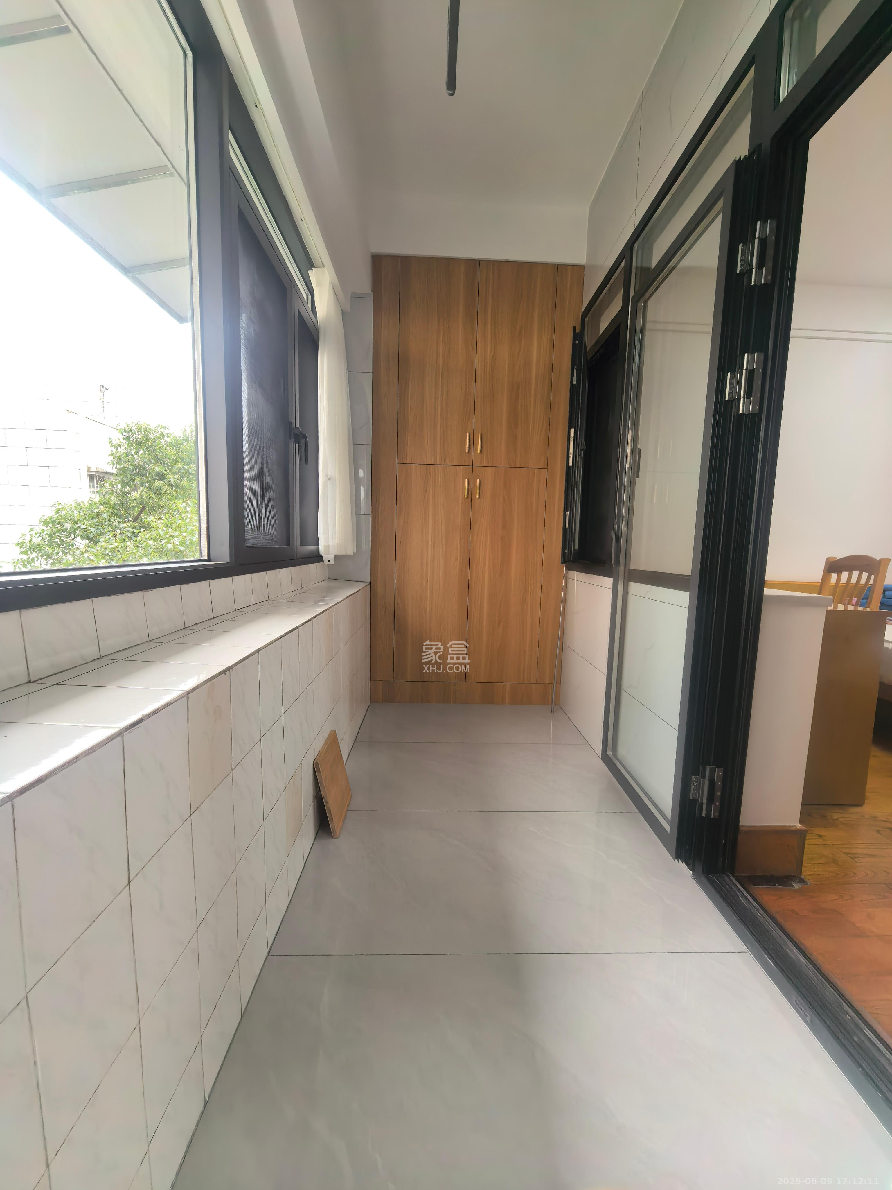 湘农桥社区  3室2厅2卫    2600.0元/月室内图