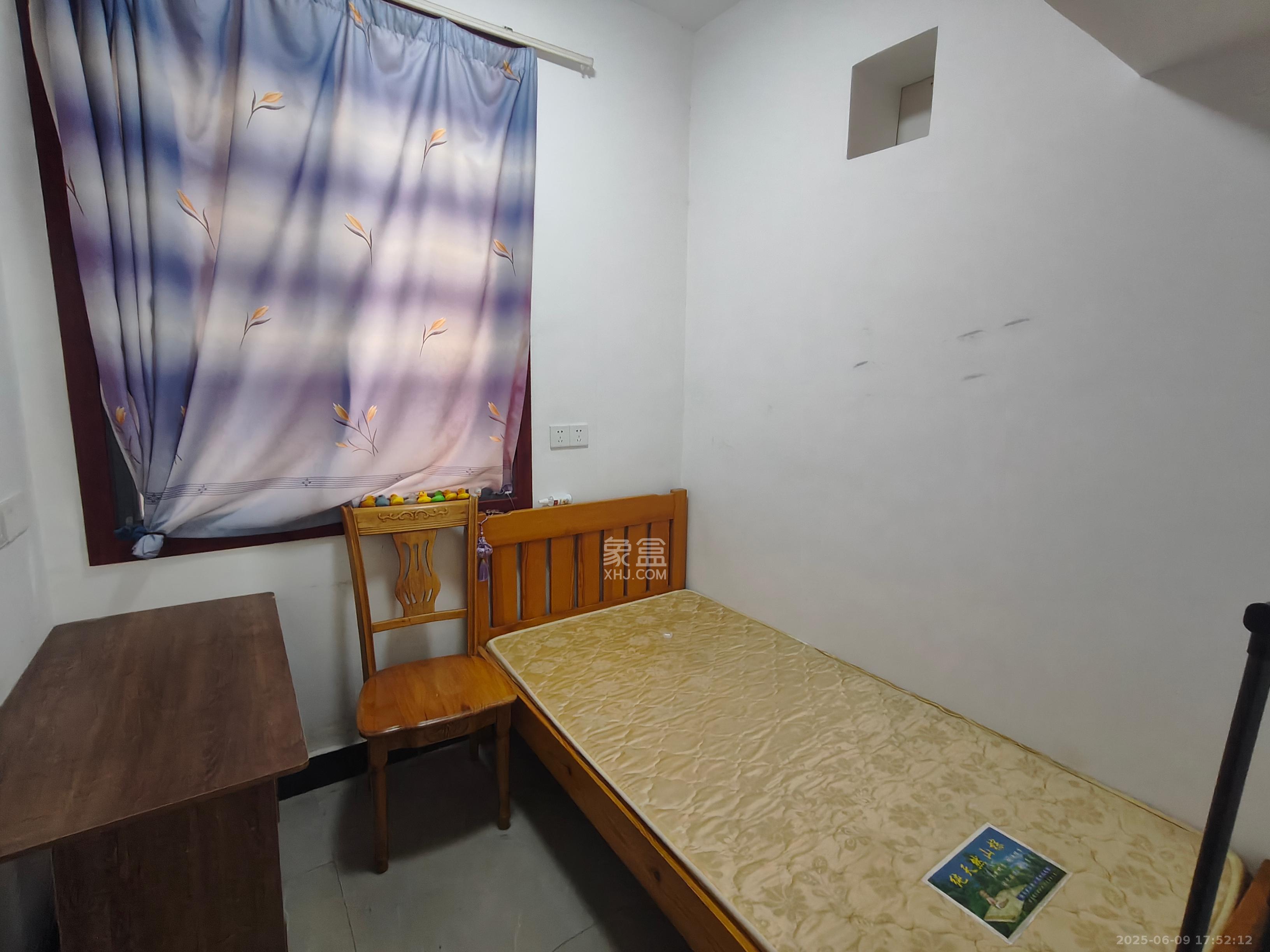 砂子塘社区 3室1厅1卫 1600.0元/月 砂子塘社区 3室1厅1卫 1600.0元/月室内图