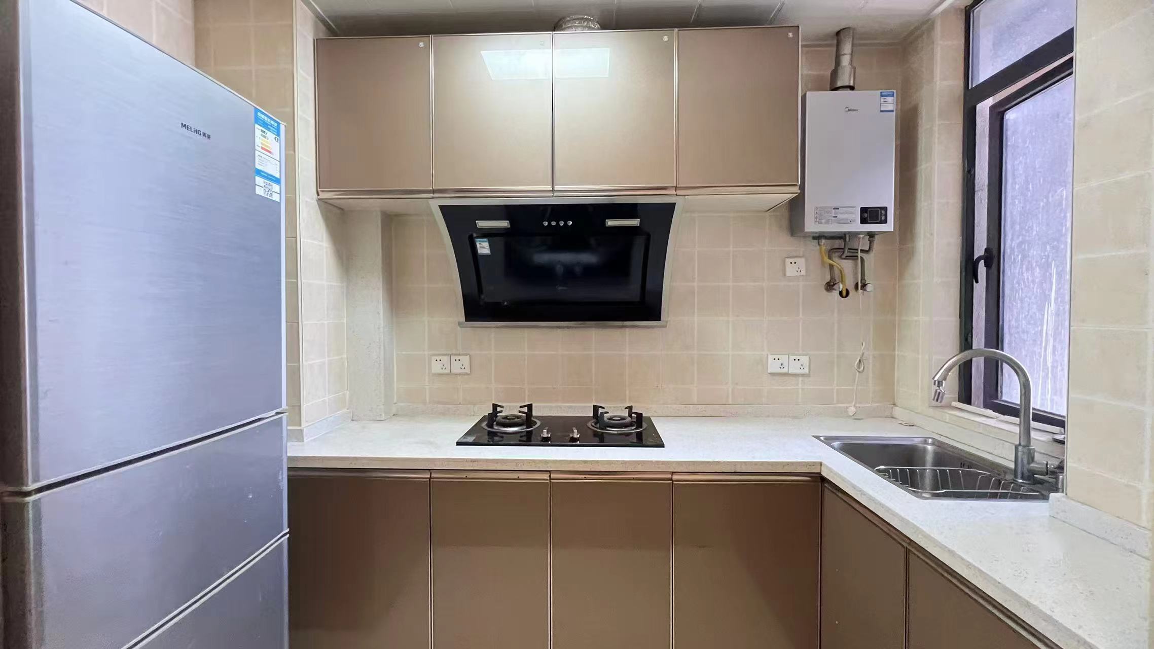 流金岁月-华晨国际 1室2厅1卫 29.8万 流金岁月-华晨国际 1室2厅1卫 29.8万室内图