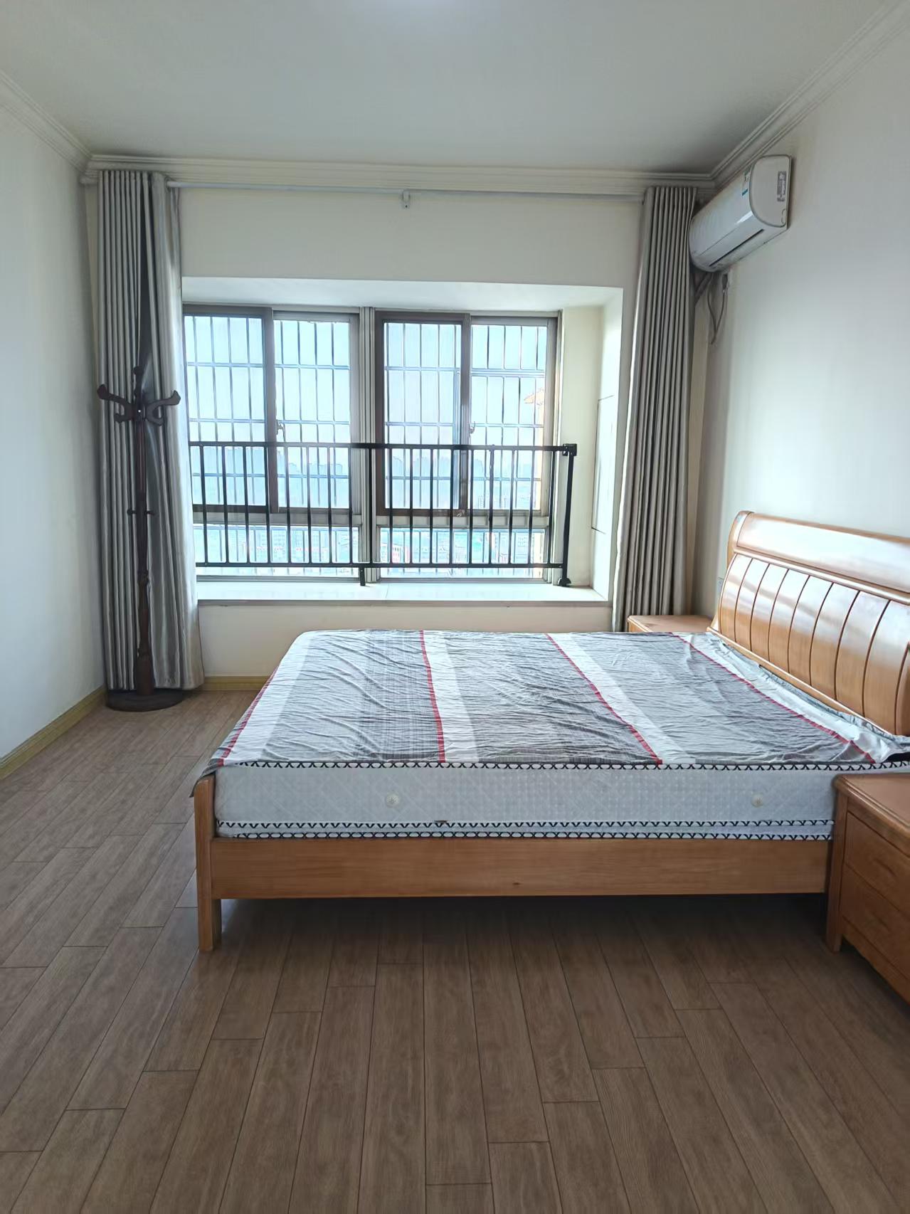 碧桂园 4室2厅2卫 2000.0元/月 碧桂园 4室2厅2卫 2000.0元/月室内图