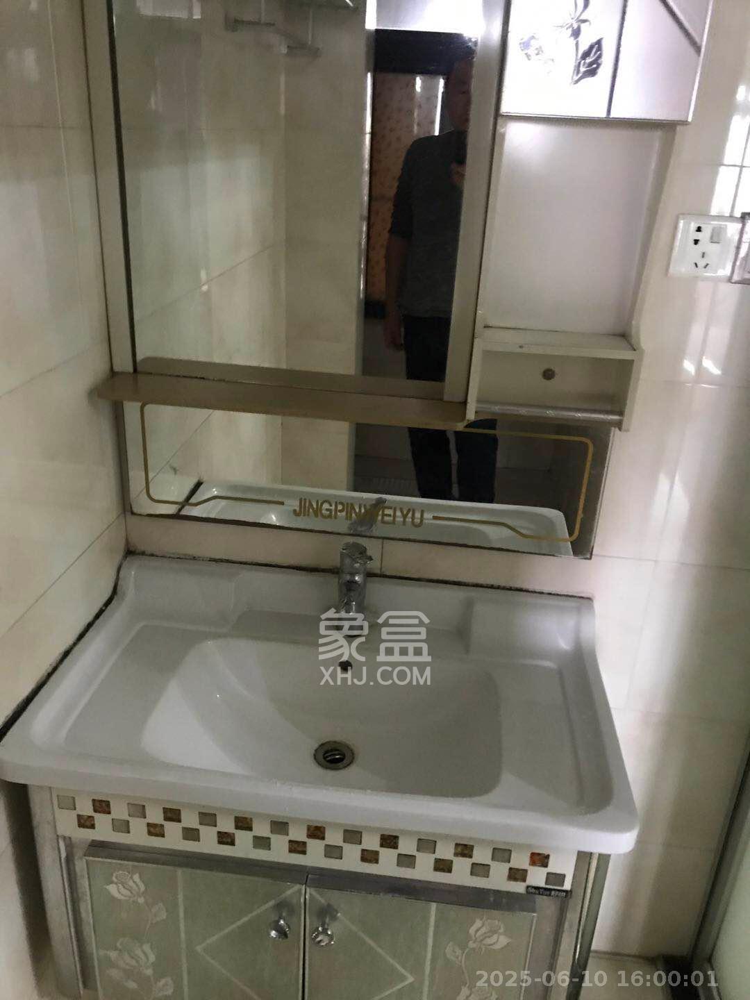 红树湾  1室1厅1卫   1300.00元/月室内图