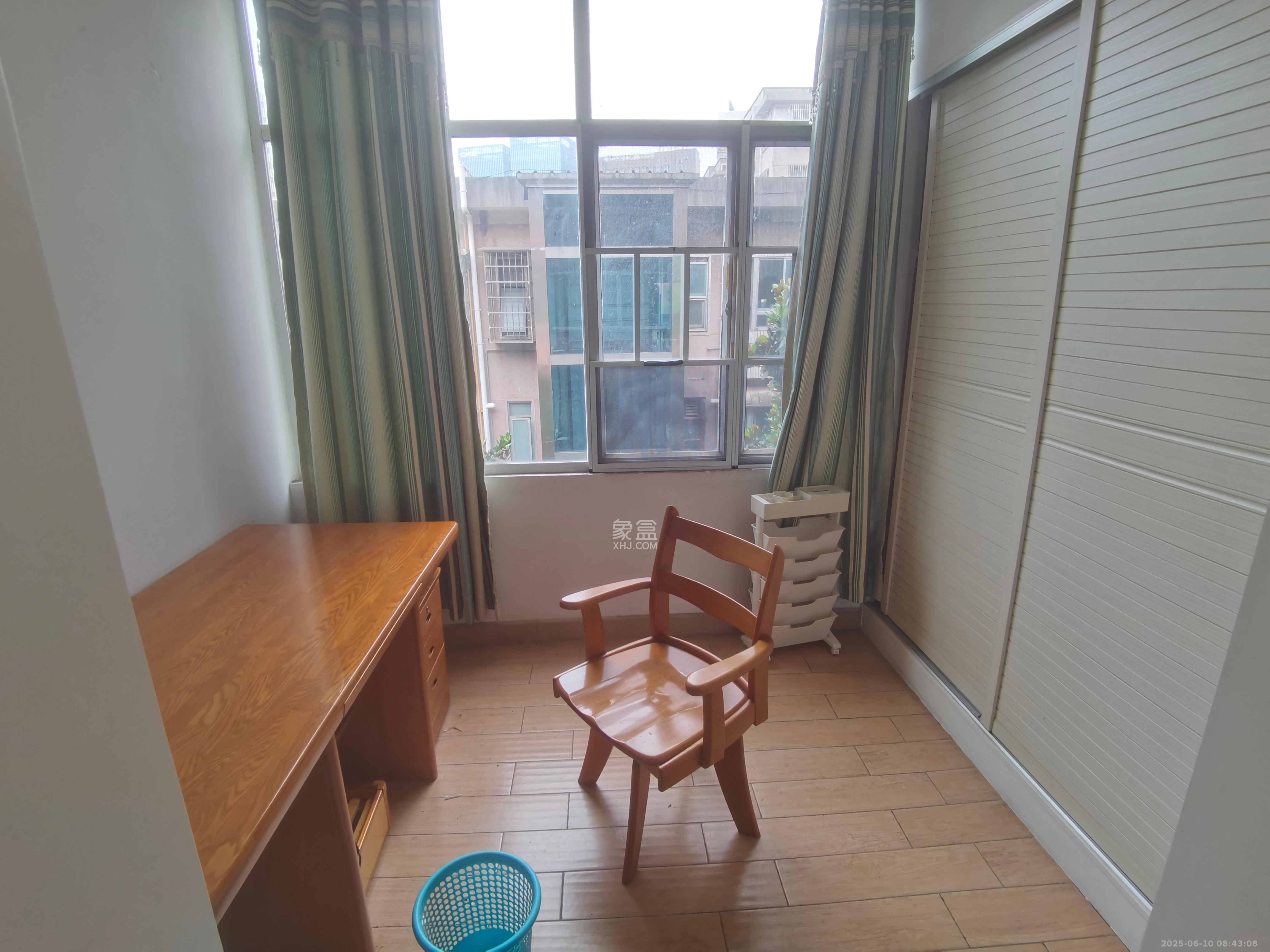 湘农桥社区 3室1厅1卫 2400.0元/月 湘农桥社区 3室1厅1卫 2400.0元/月室内图